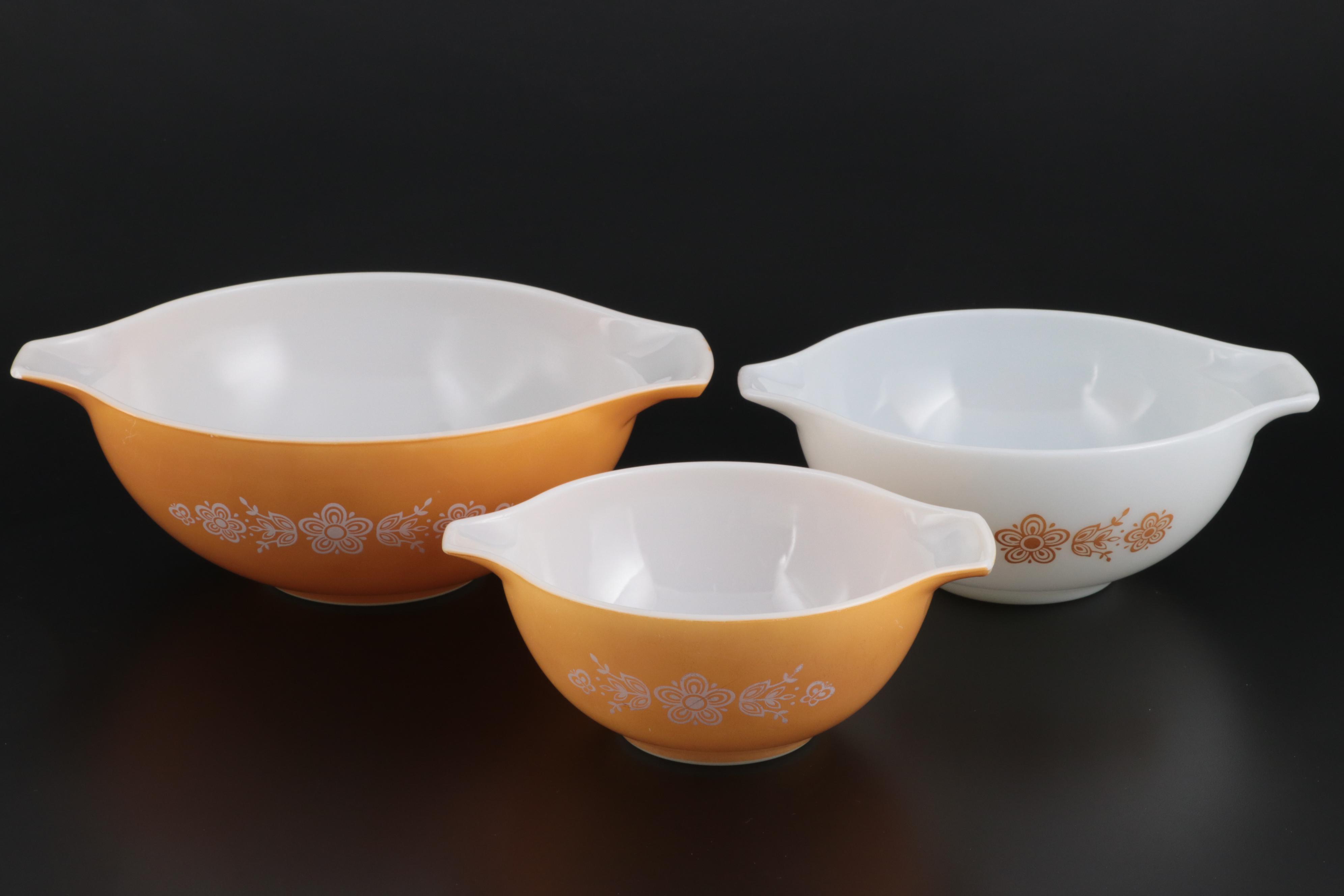 Pyrex "Butterfly Gold" Glass Nesting Bowls, 1972–1978