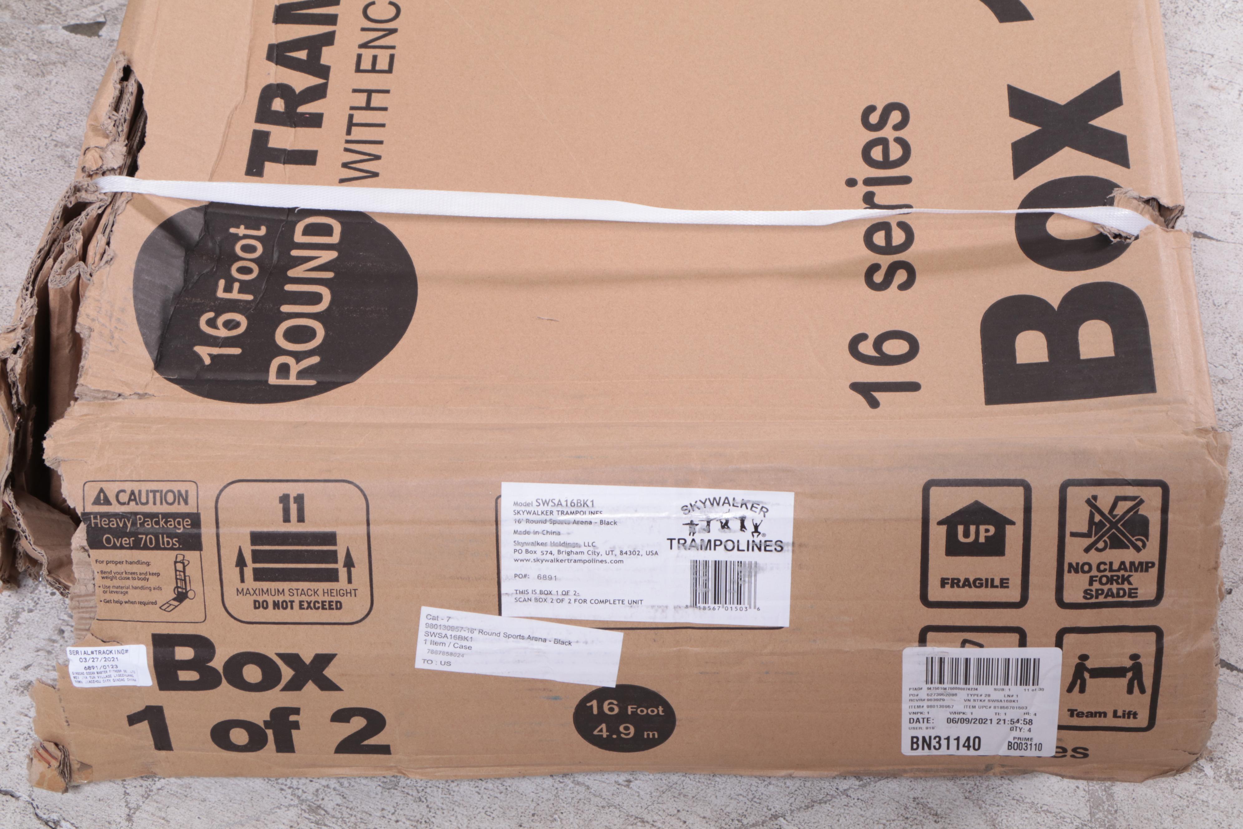 Skywalker Trampolines 16' Deluxe Round Sports Arena Trampoline with Enclosure