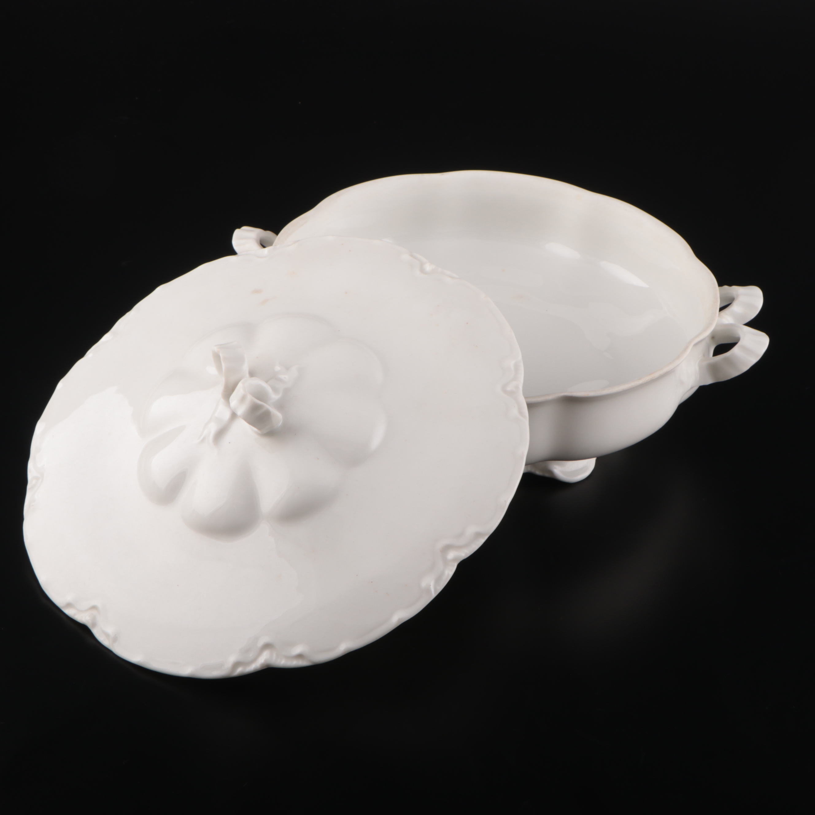 Haviland Gilt-Accented Bone China Dinnerware