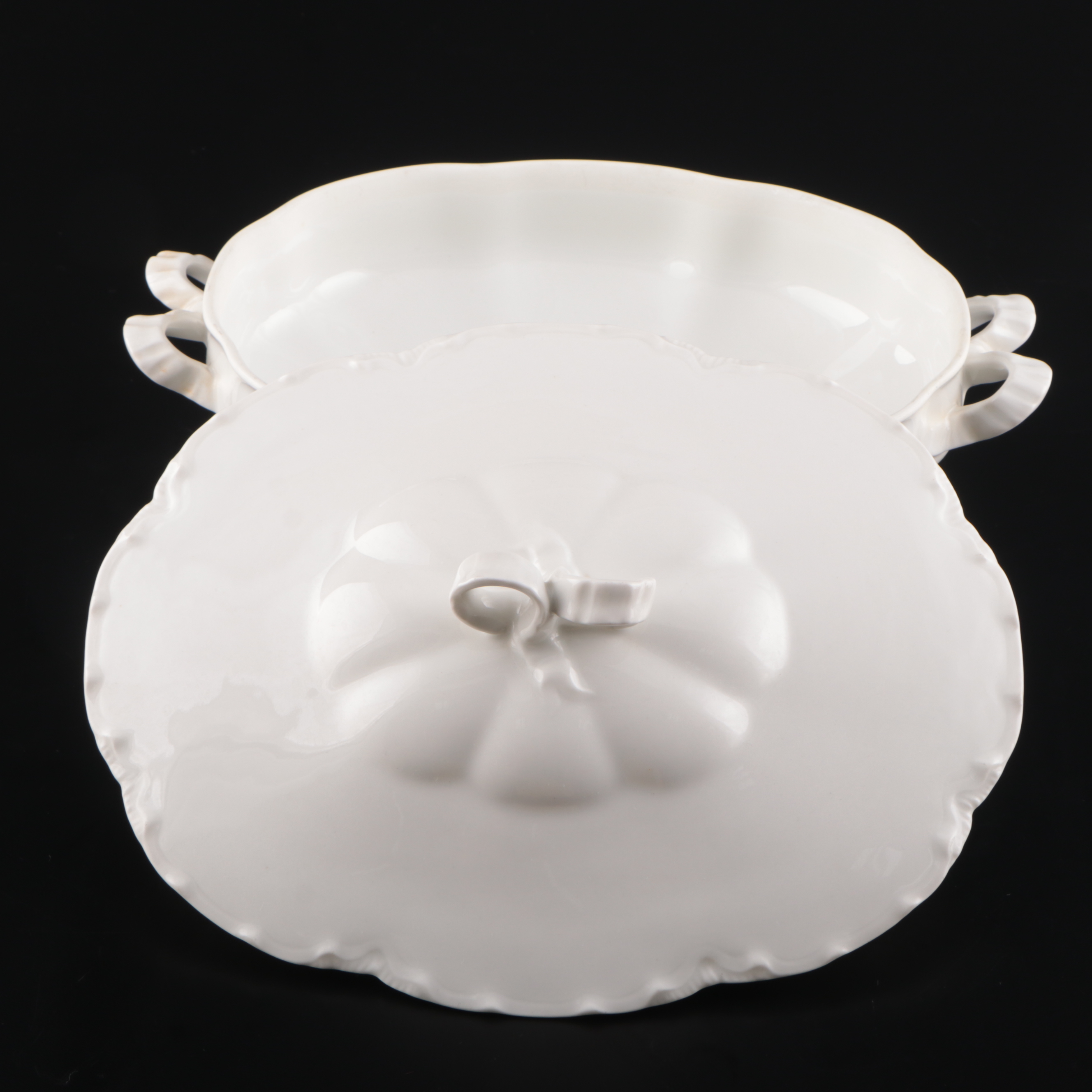 Haviland Gilt-Accented Bone China Dinnerware