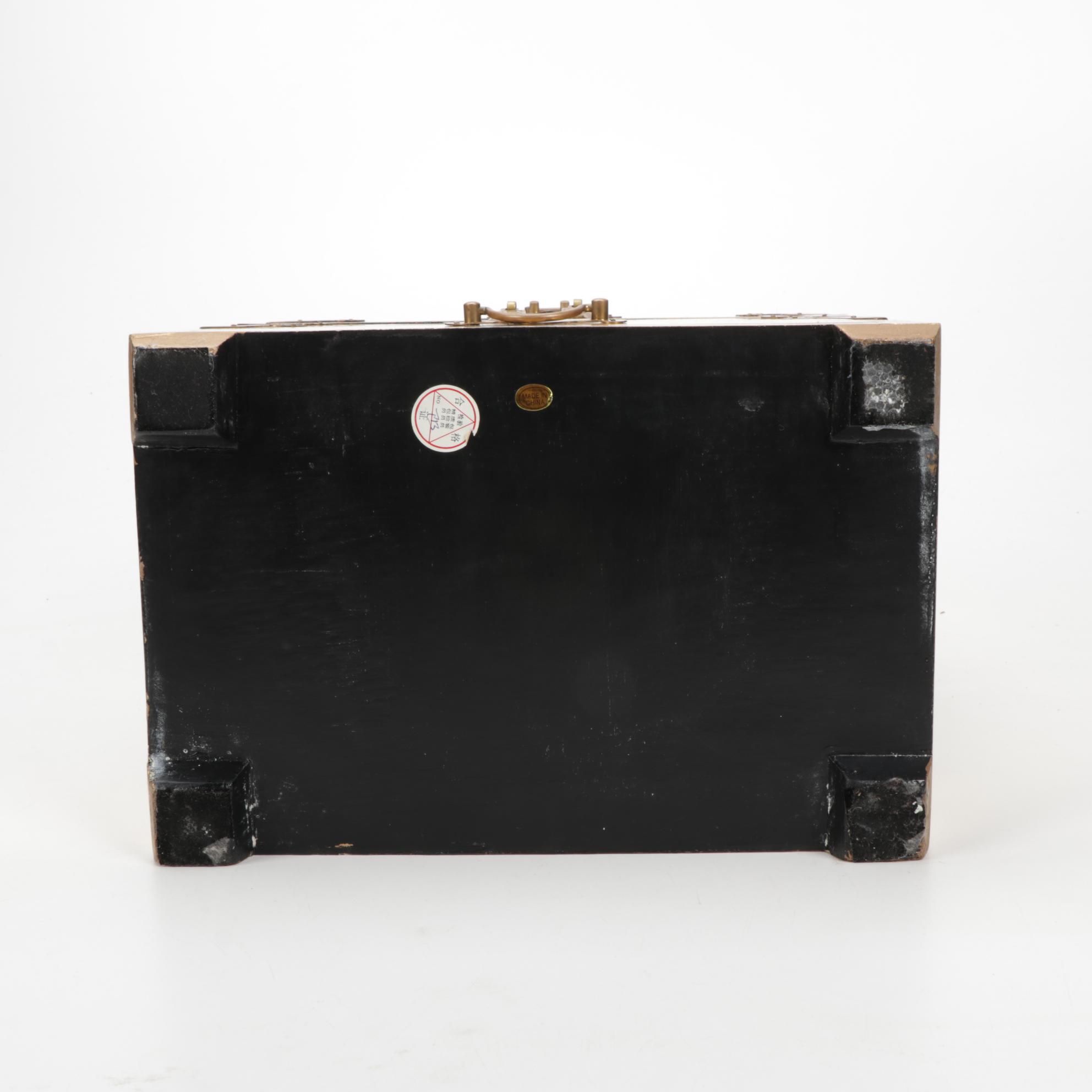 Chinese Hand-Paint on Gold Leaf Jewelry Box