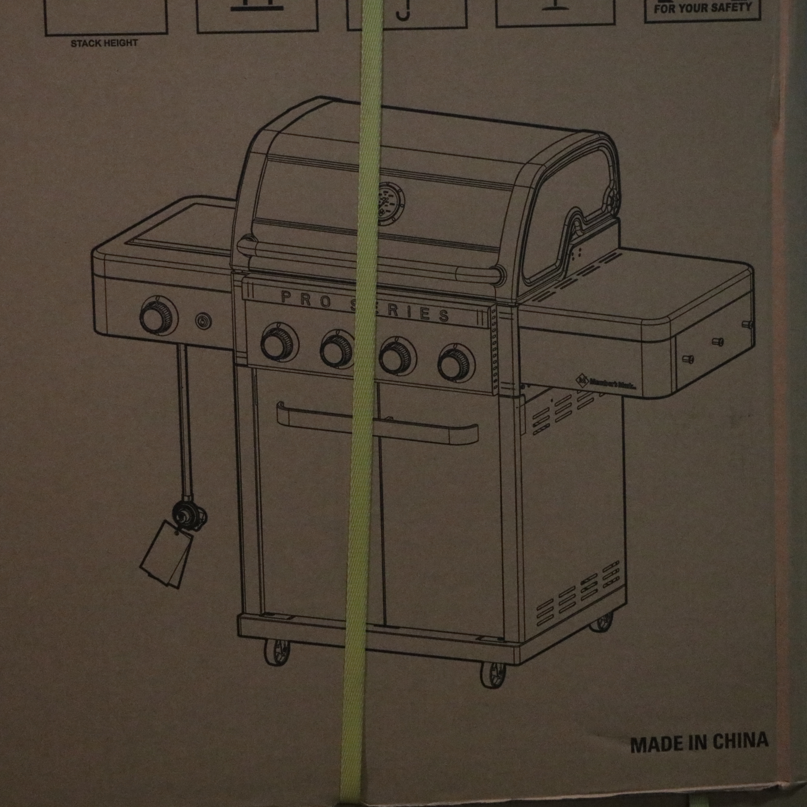 Member's Mark Pro Series 4-Burner Gas Grill