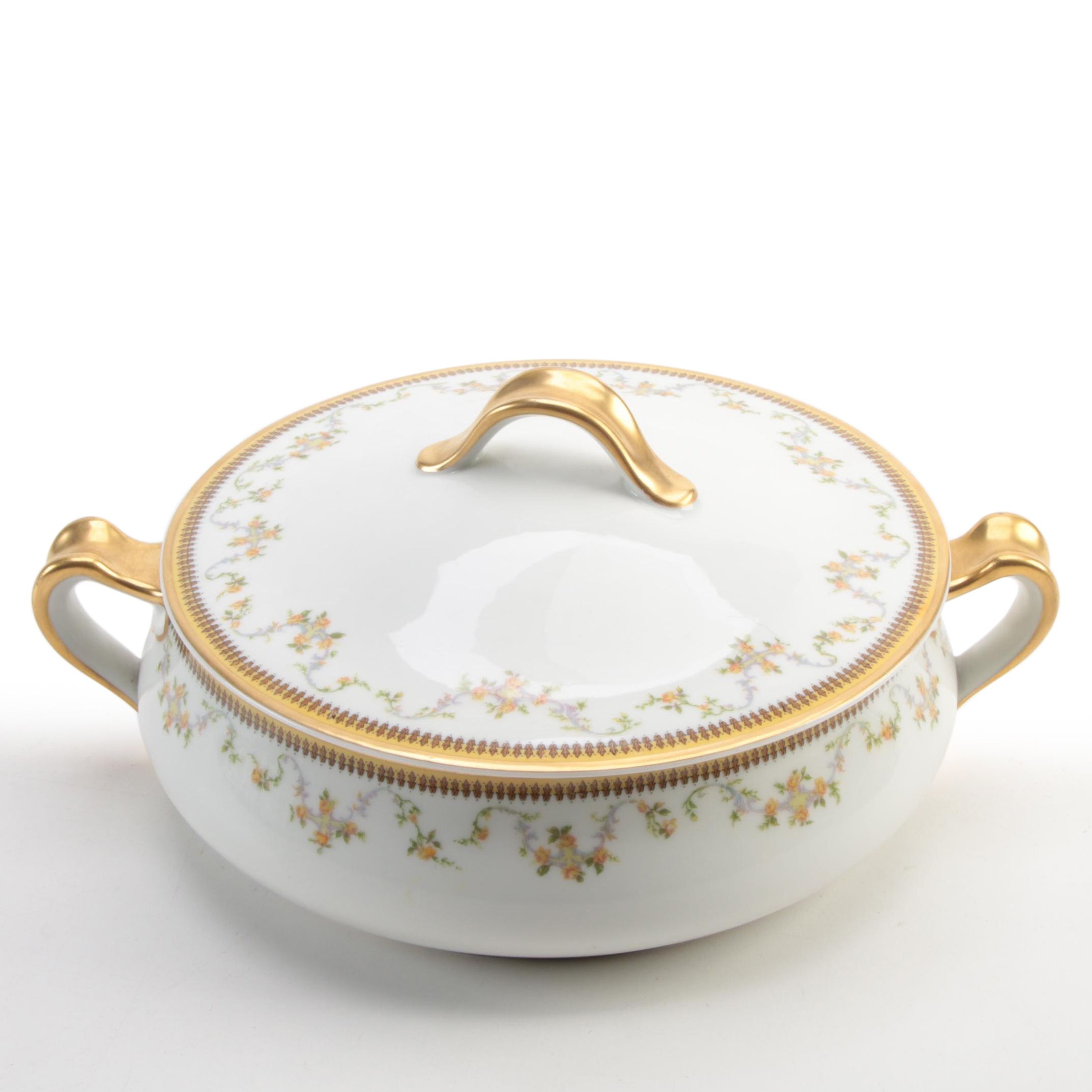 Haviland & Co Limoges "The Valmont" Porcelain Lidded Vegetable Dish