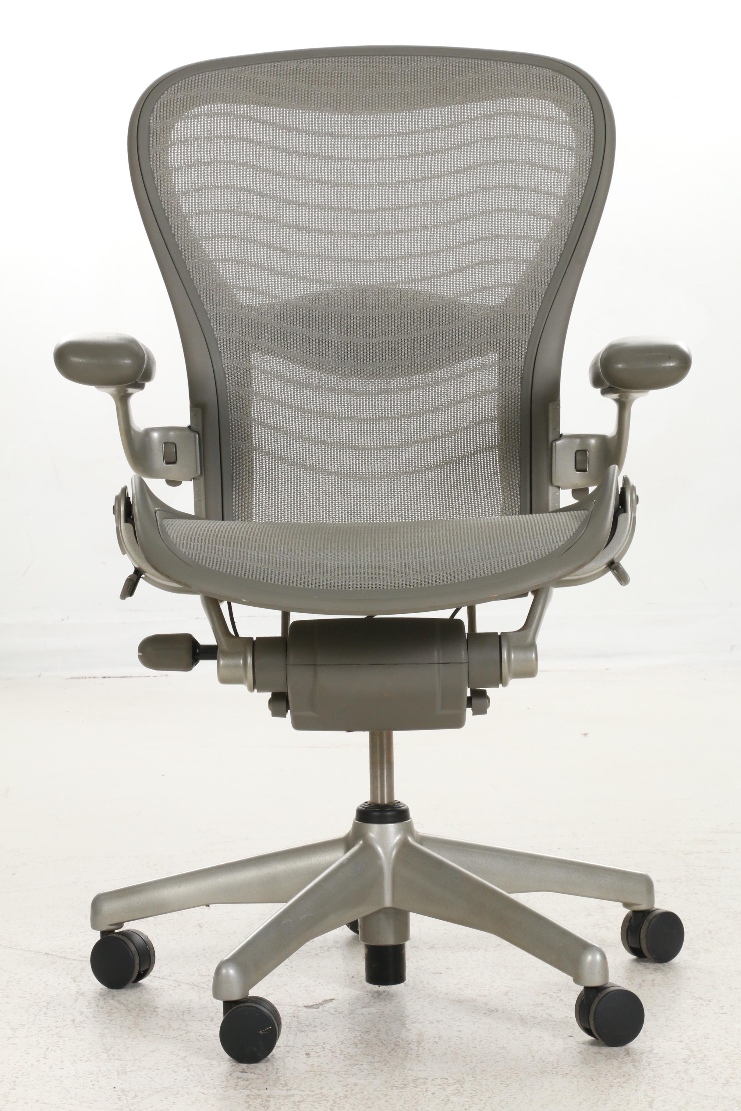 Herman Miller "Aeron" AE113AWC Grey Office Chair, 2006