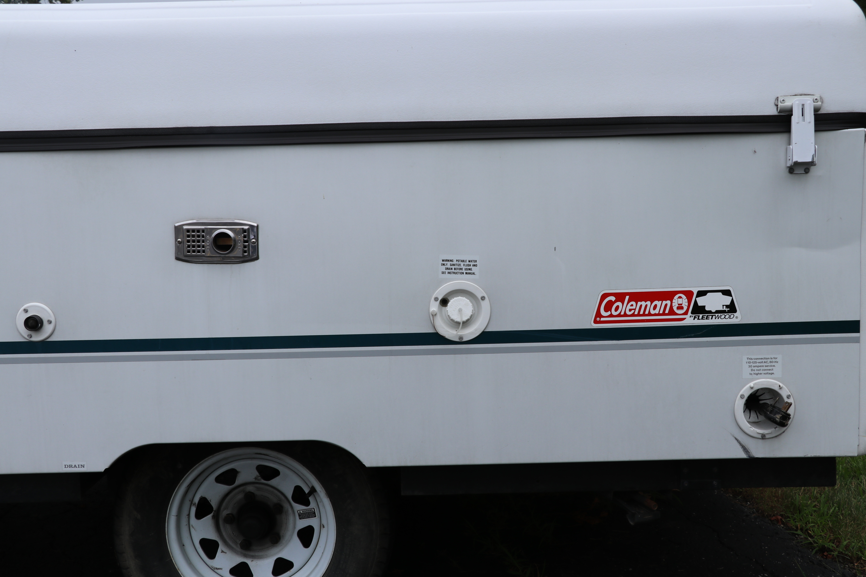 1998 Coleman Fleetwood "Sea Pine" Pop-up Camper