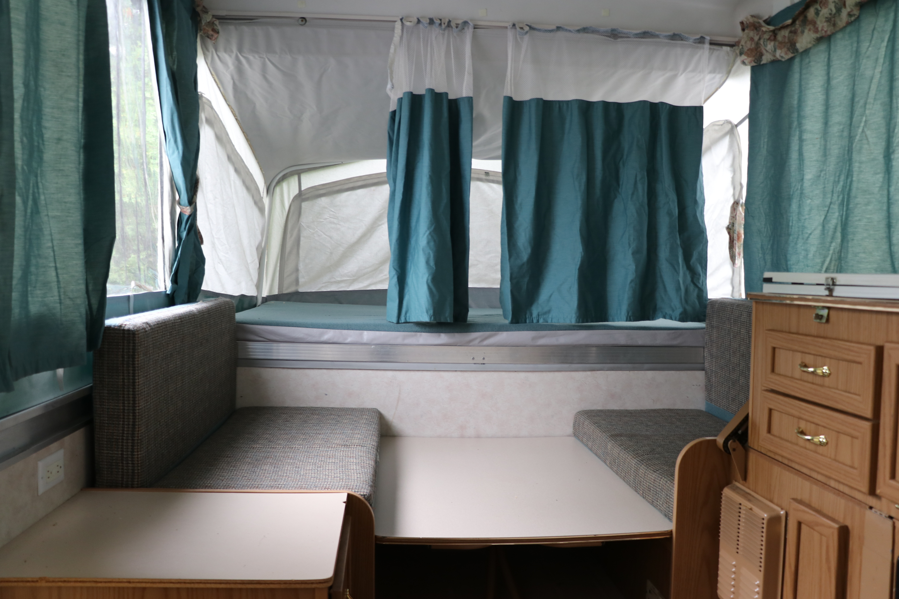 1998 Coleman Fleetwood "Sea Pine" Pop-up Camper