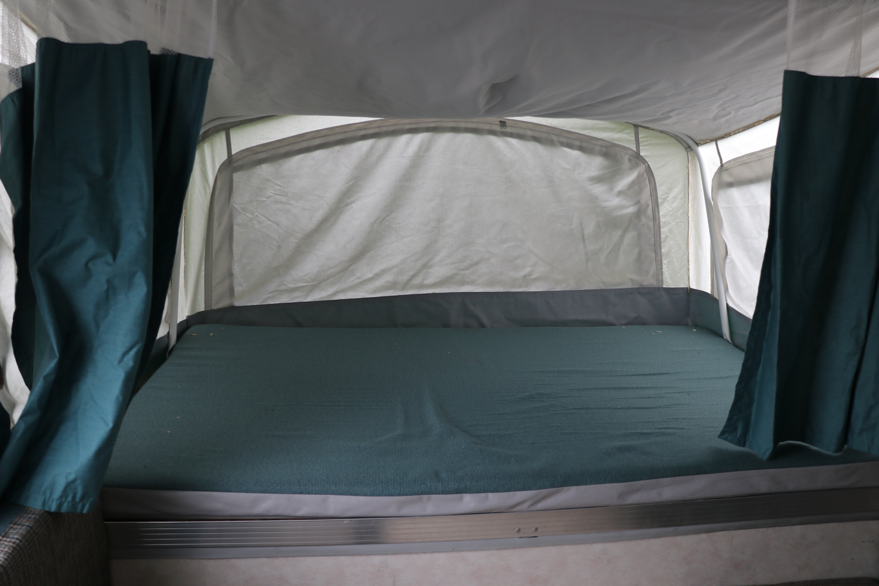 1998 Coleman Fleetwood "Sea Pine" Pop-up Camper