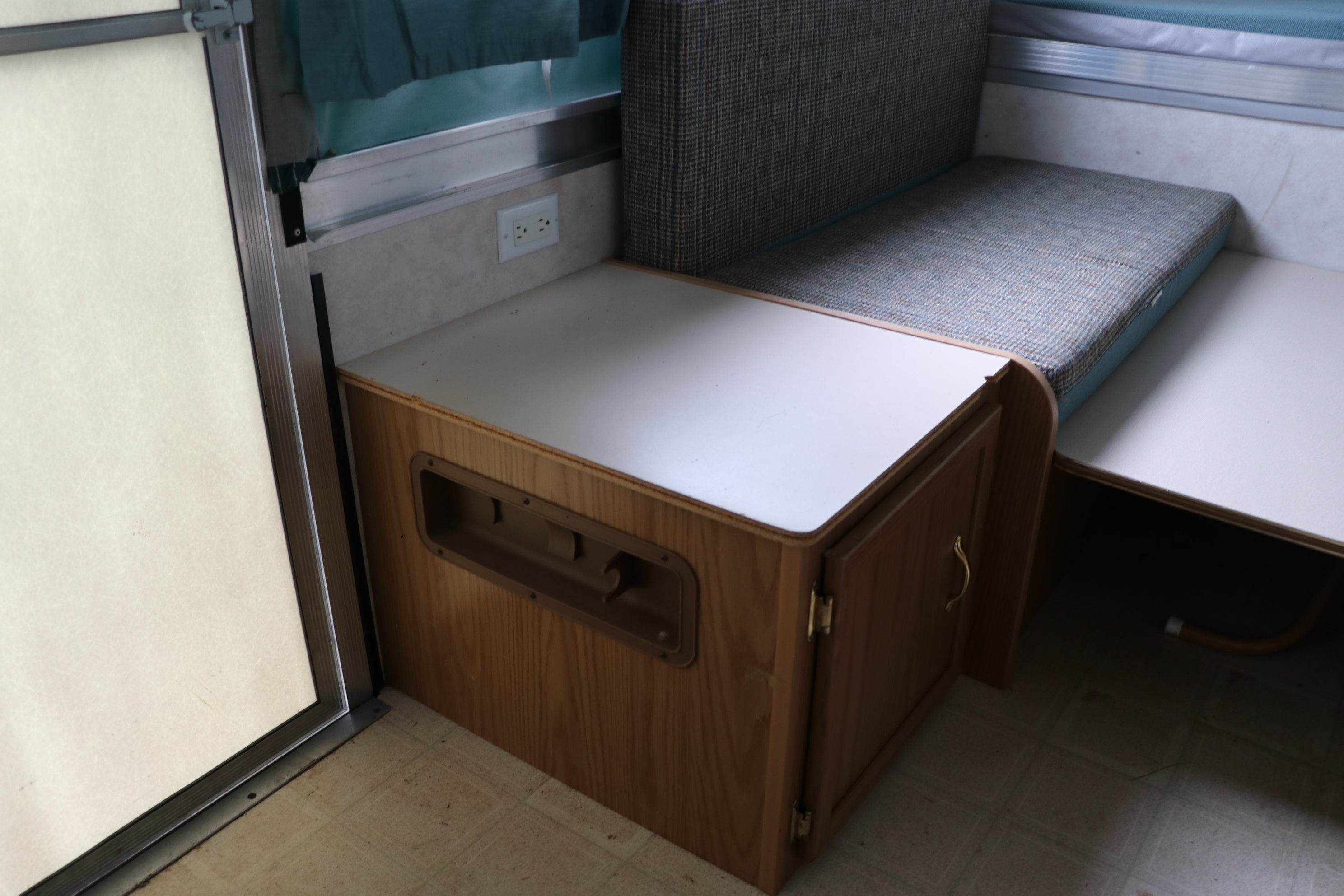 1998 Coleman Fleetwood "Sea Pine" Pop-up Camper