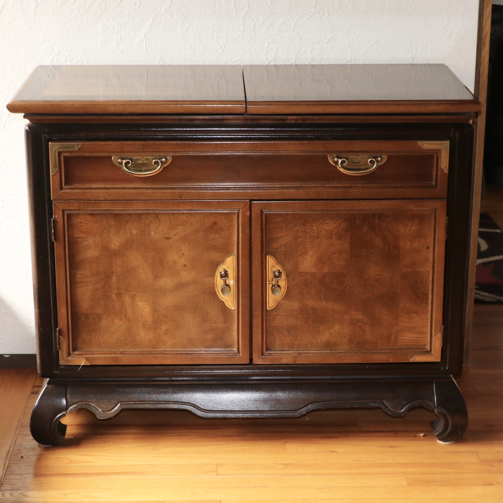 Broyhill "Ming Dynasty" Premier Collection Bar Server