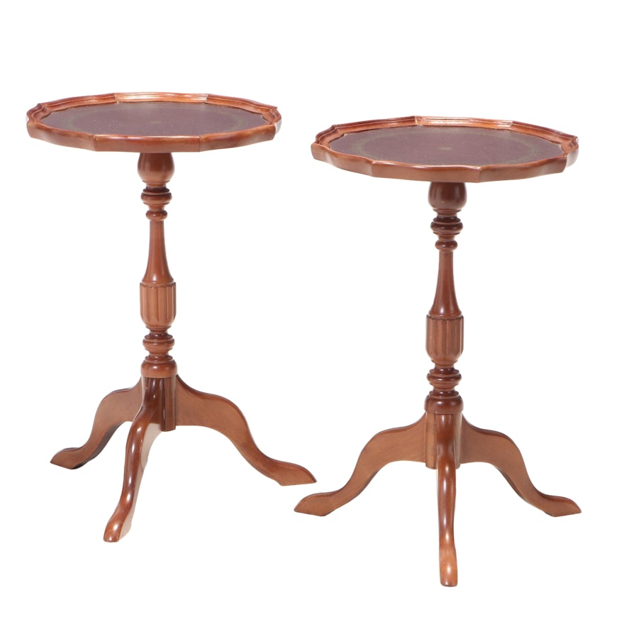 Pair of The Bombay Company Queen Anne Style Mahogany-Stained Tripod Tables