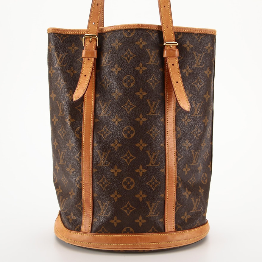 Louis Vuitton Bucket Bag in Monogram Canvas and Vachetta Leather