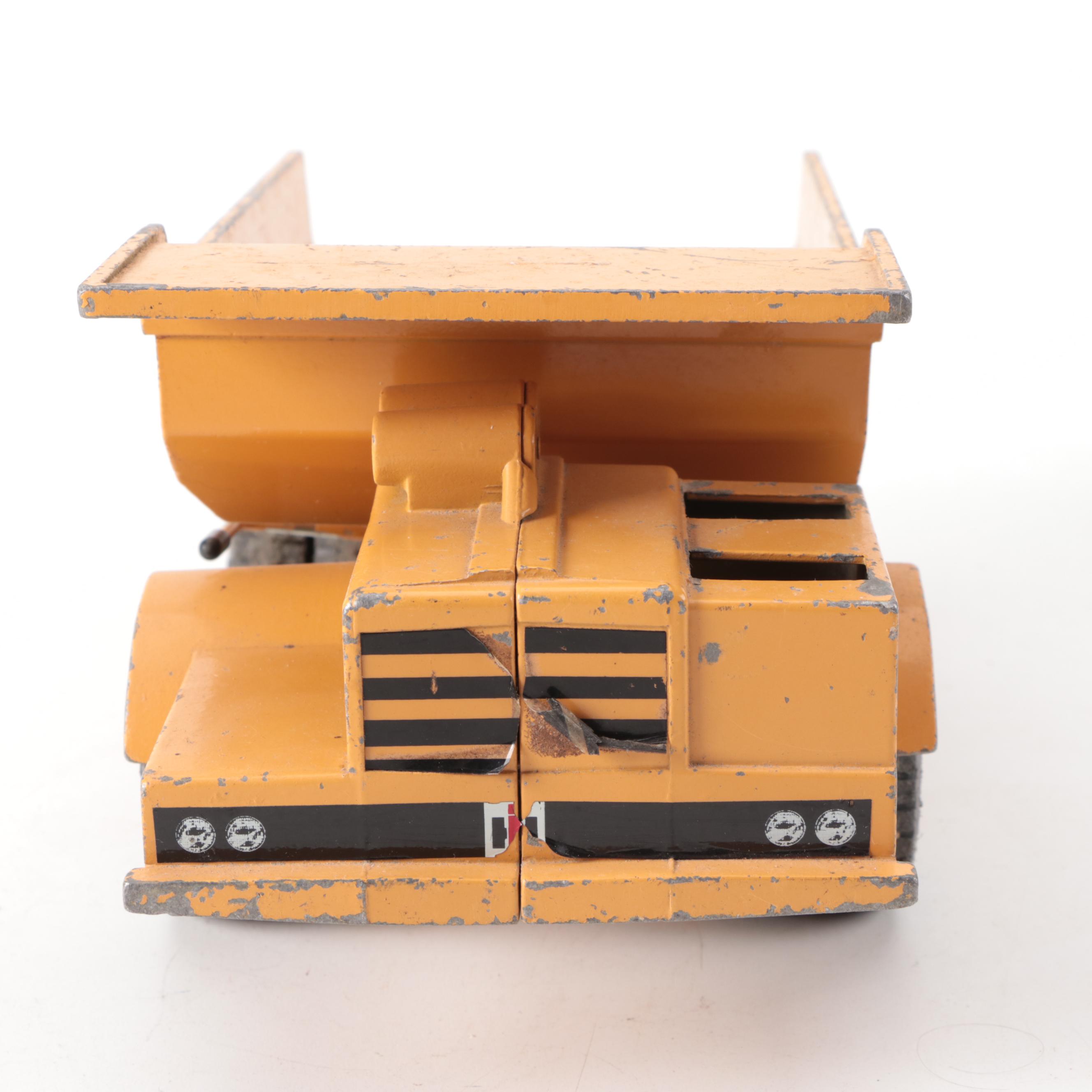 Ertl Pressed Steel International Harvester Earth Mover, Backhoe