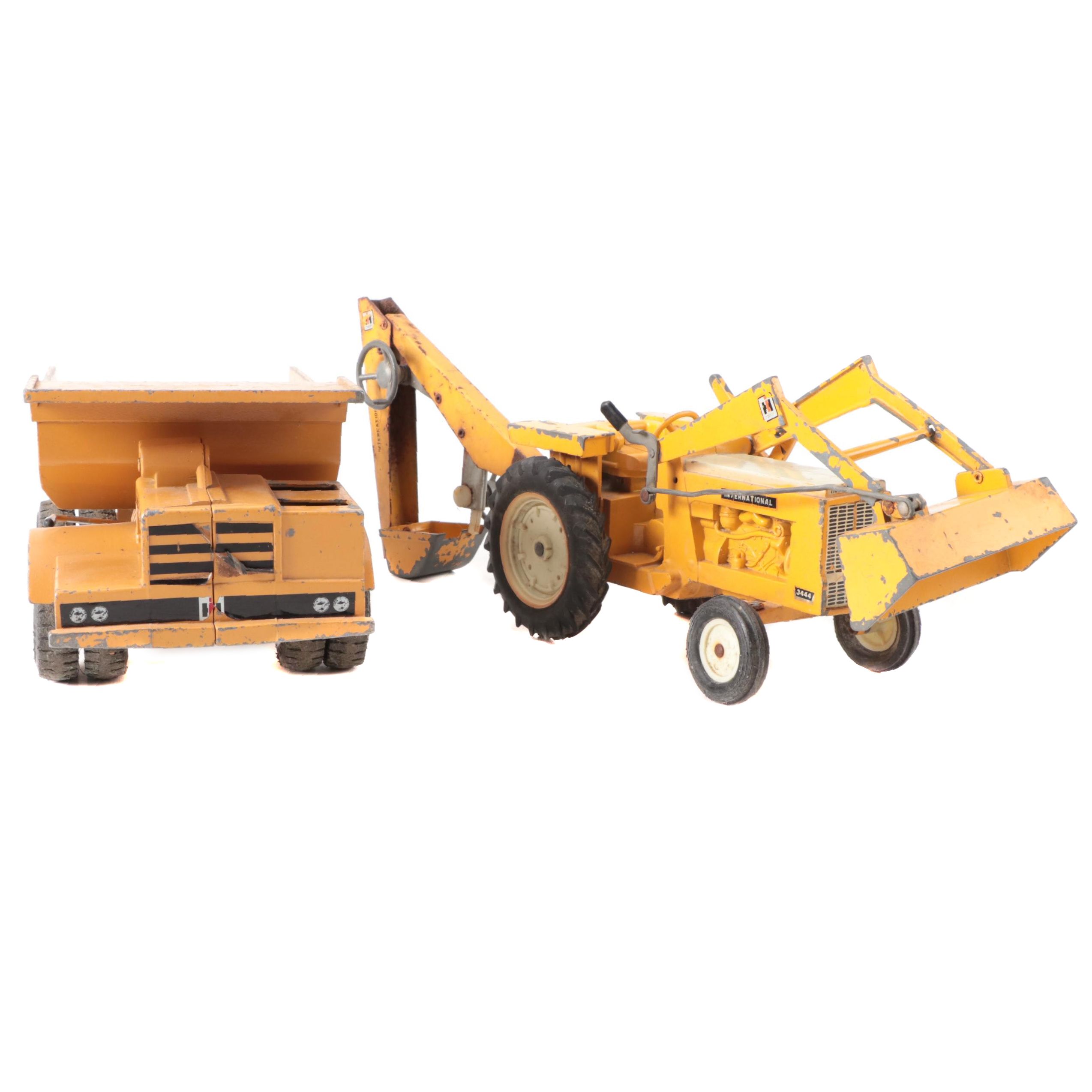 Ertl Pressed Steel International Harvester Earth Mover, Backhoe