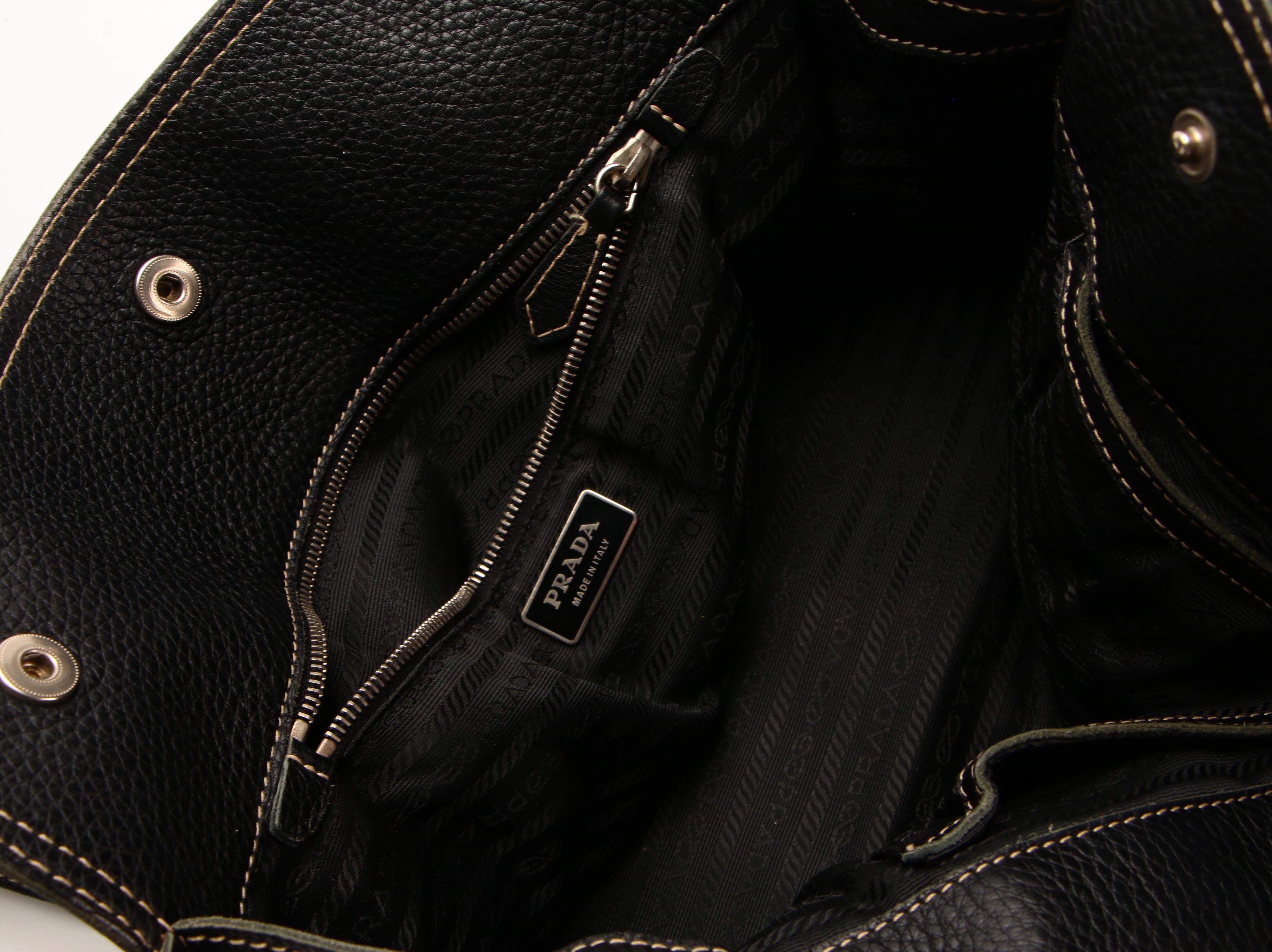 Prada Shoulder Bag in Black Daino Leather with Contrasting Topstitching