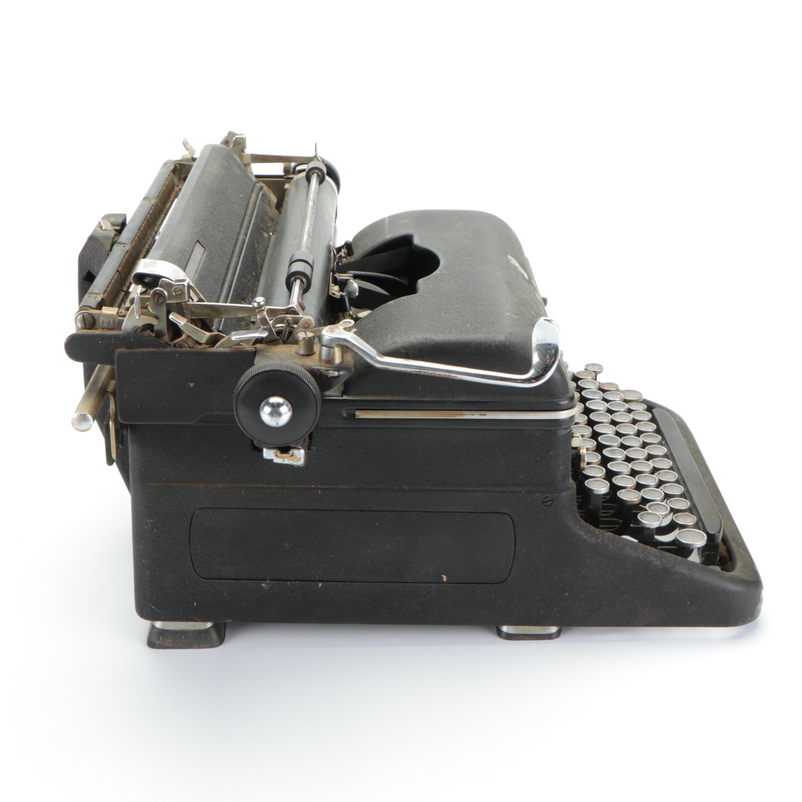 Royal KMM Magic Margin Typewriter, 1939-1940