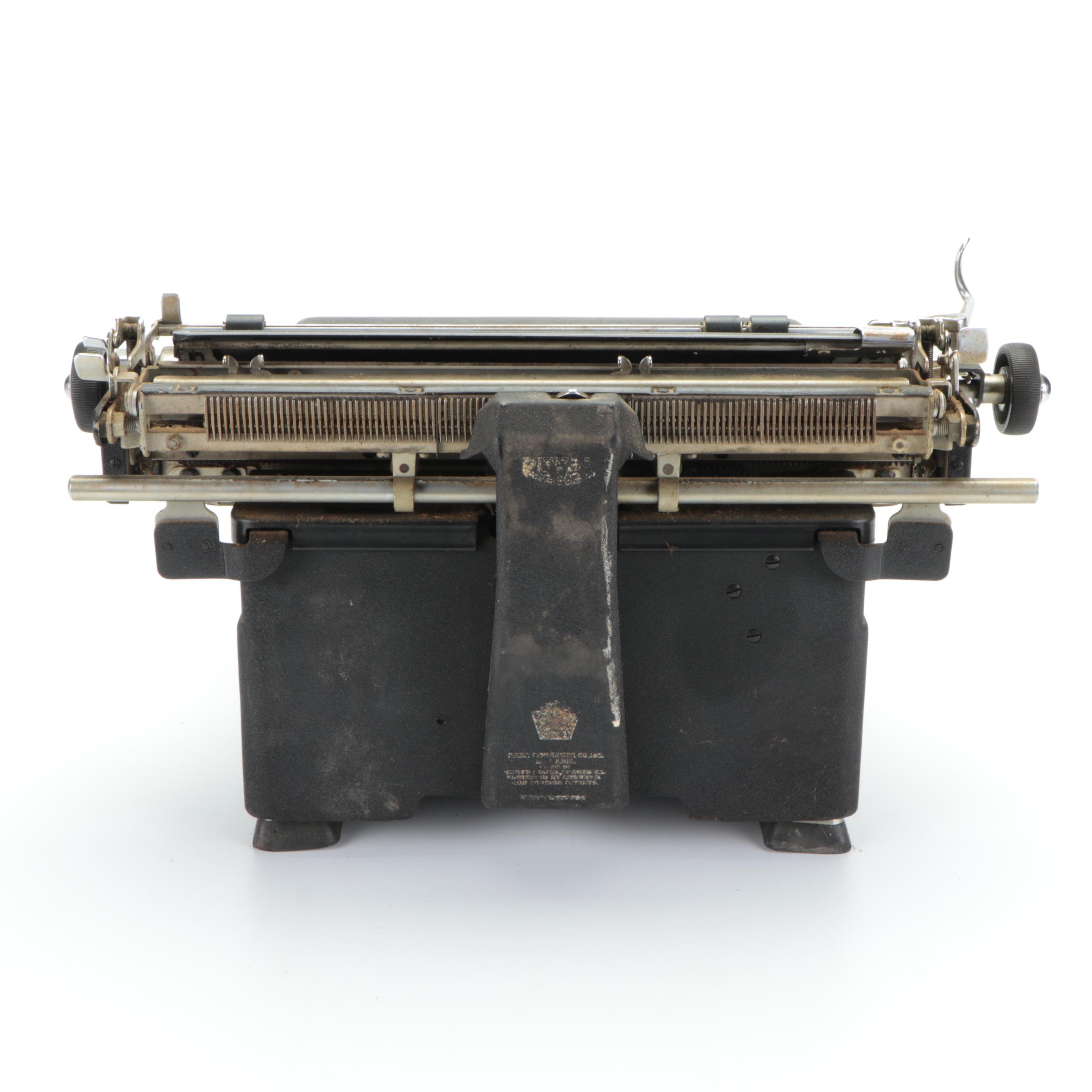 Royal KMM Magic Margin Typewriter, 1939-1940