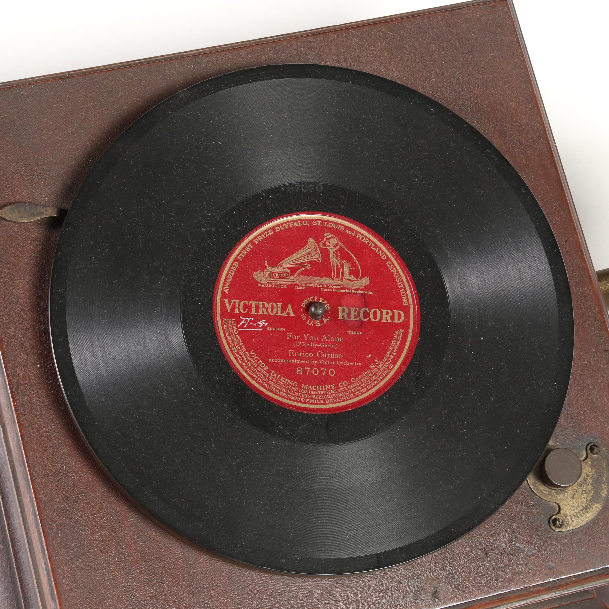 Gramophone Intermediate Monarch Wind Up 78 Record Player with Horn, ca 1908