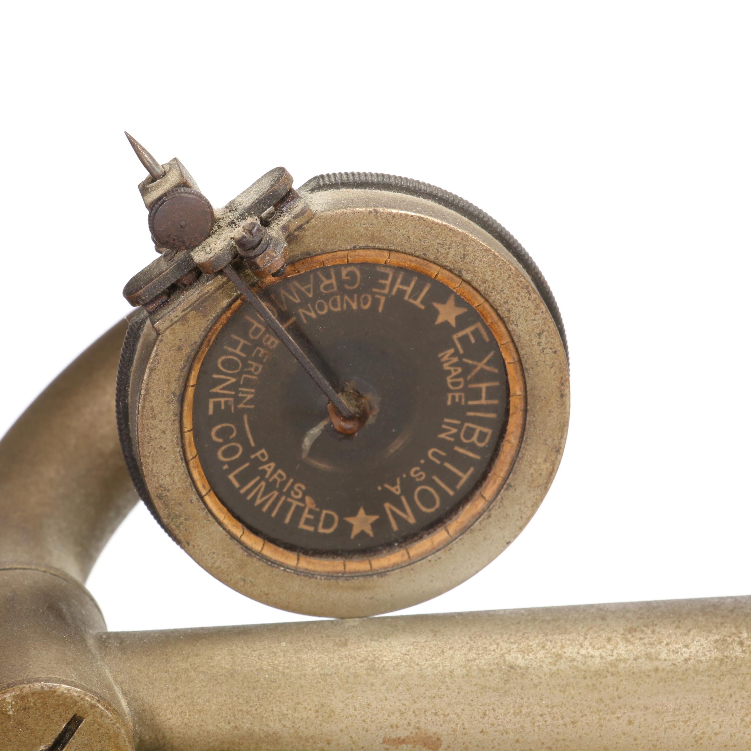 Gramophone Intermediate Monarch Wind Up 78 Record Player with Horn, ca 1908