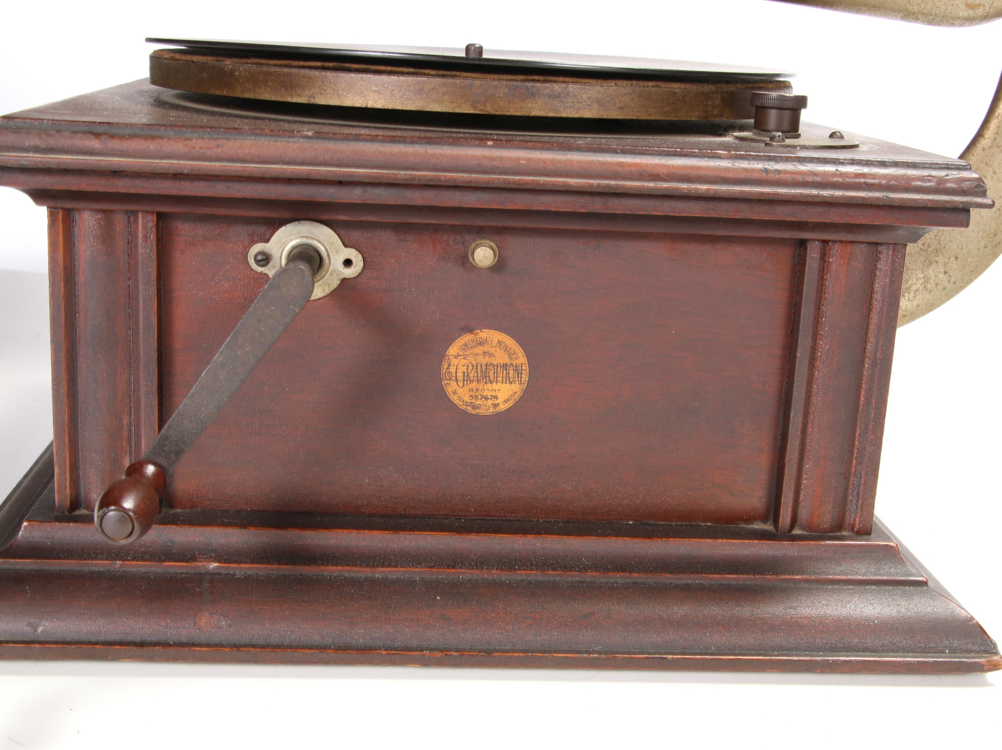 Gramophone Intermediate Monarch Wind Up 78 Record Player with Horn, ca 1908
