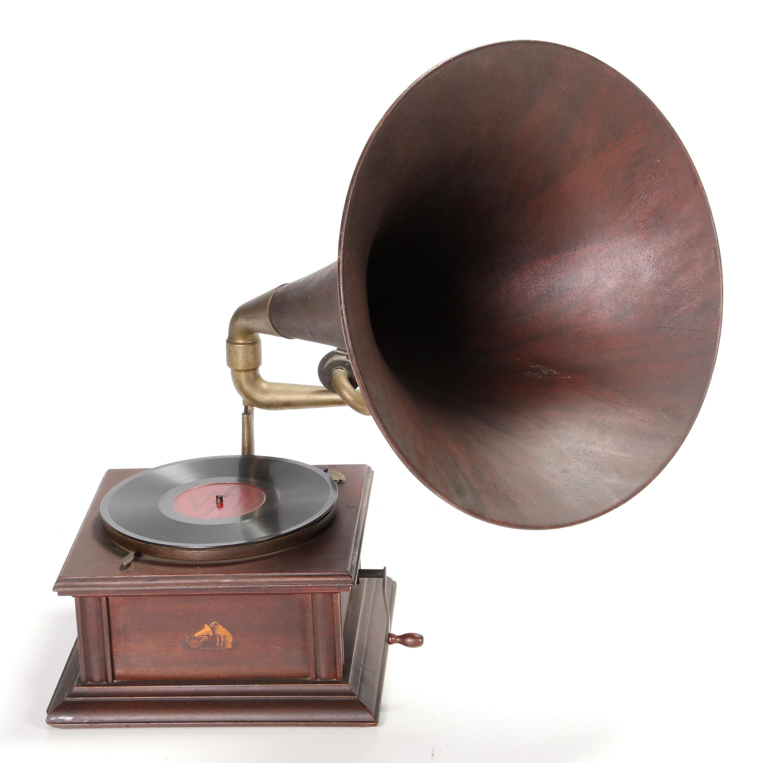 Gramophone Intermediate Monarch Wind Up 78 Record Player with Horn, ca 1908