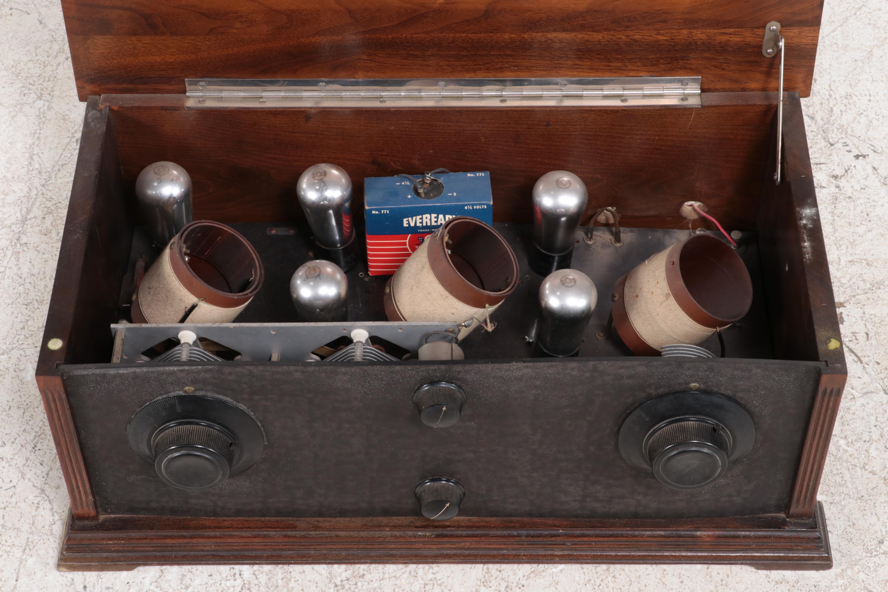 Simpli-Dyne Five-Tube Radio Receiver and Atwater Kent Horn Speaker, Early 20th C