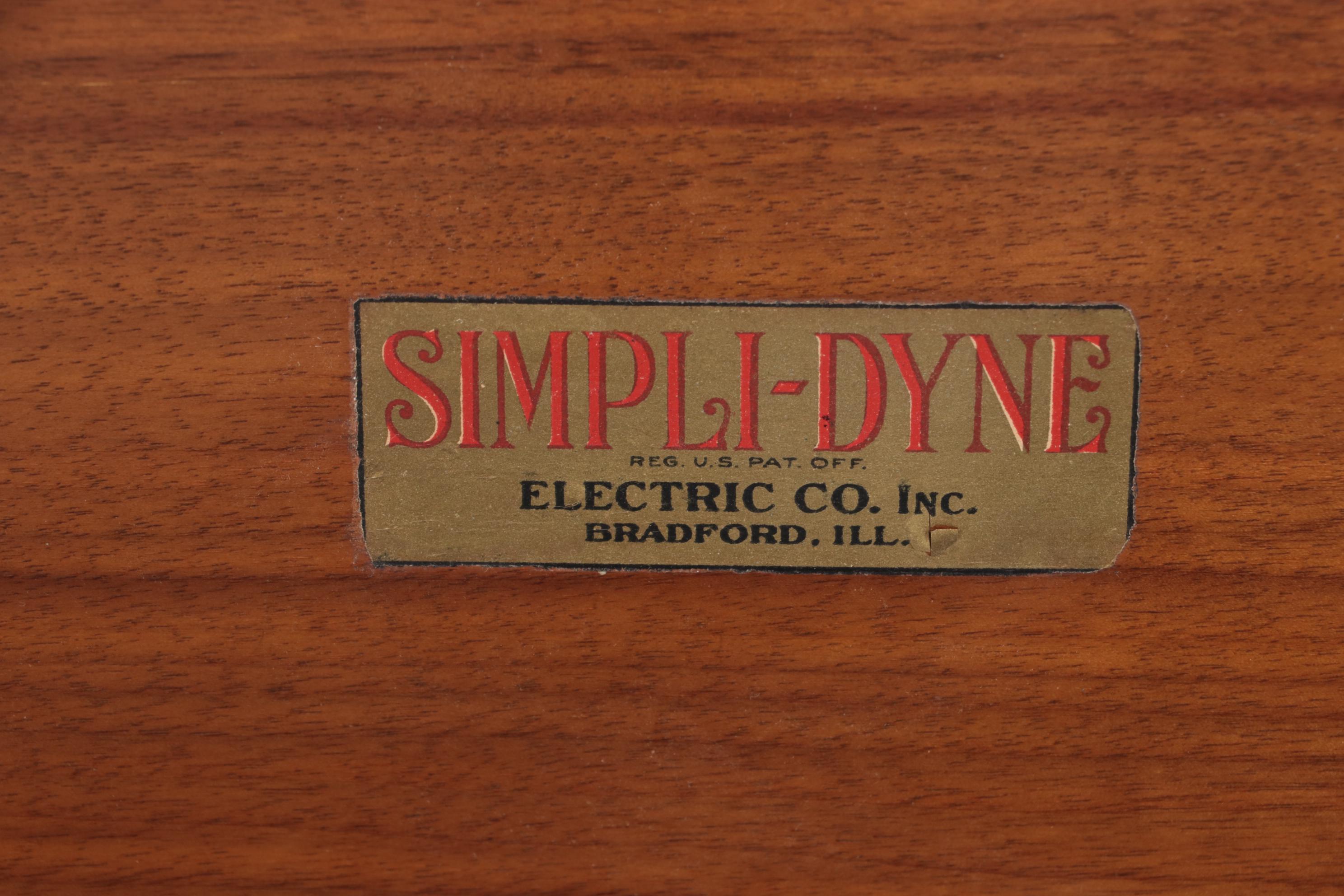 Simpli-Dyne Five-Tube Radio Receiver and Atwater Kent Horn Speaker, Early 20th C