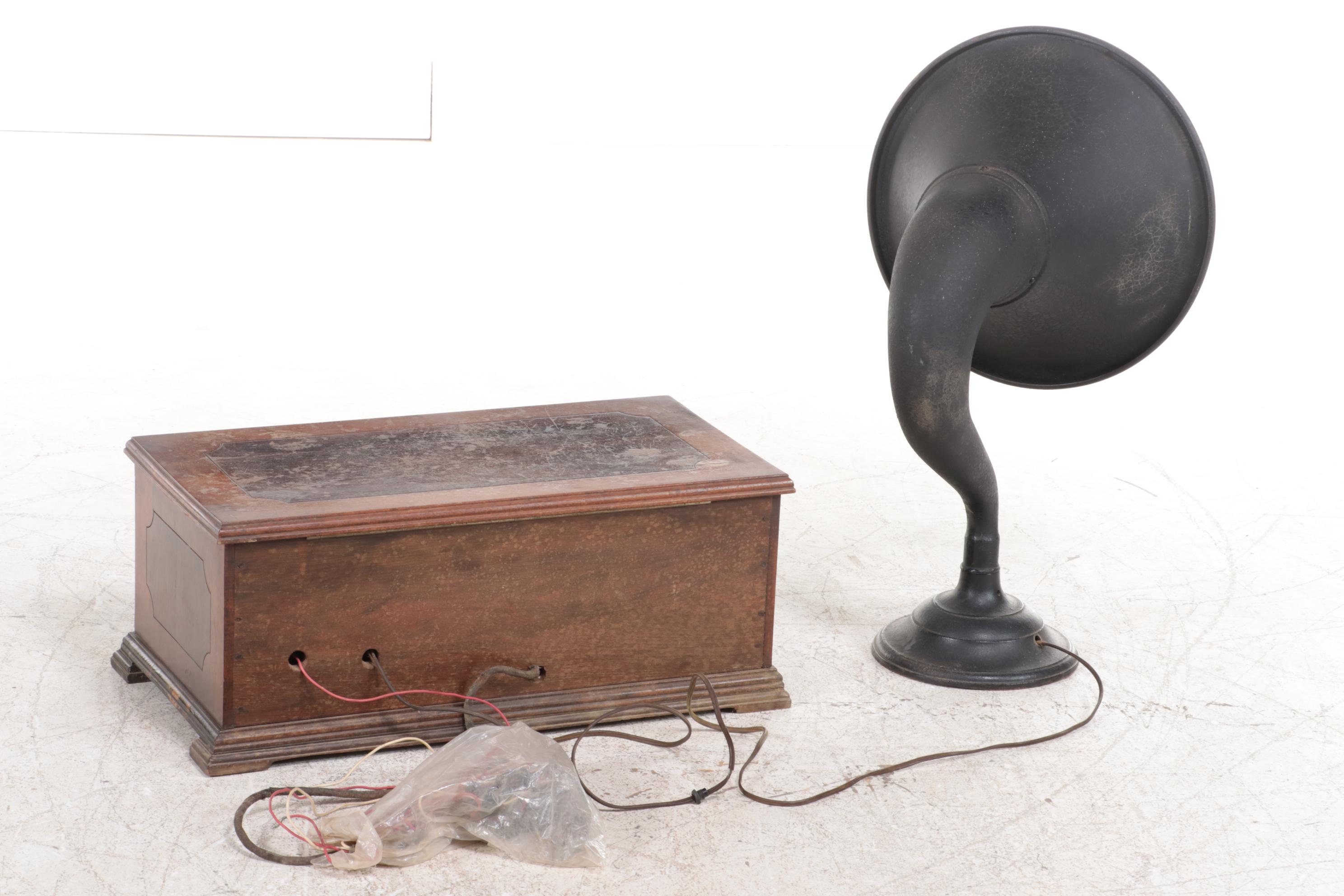 Simpli-Dyne Five-Tube Radio Receiver and Atwater Kent Horn Speaker, Early 20th C