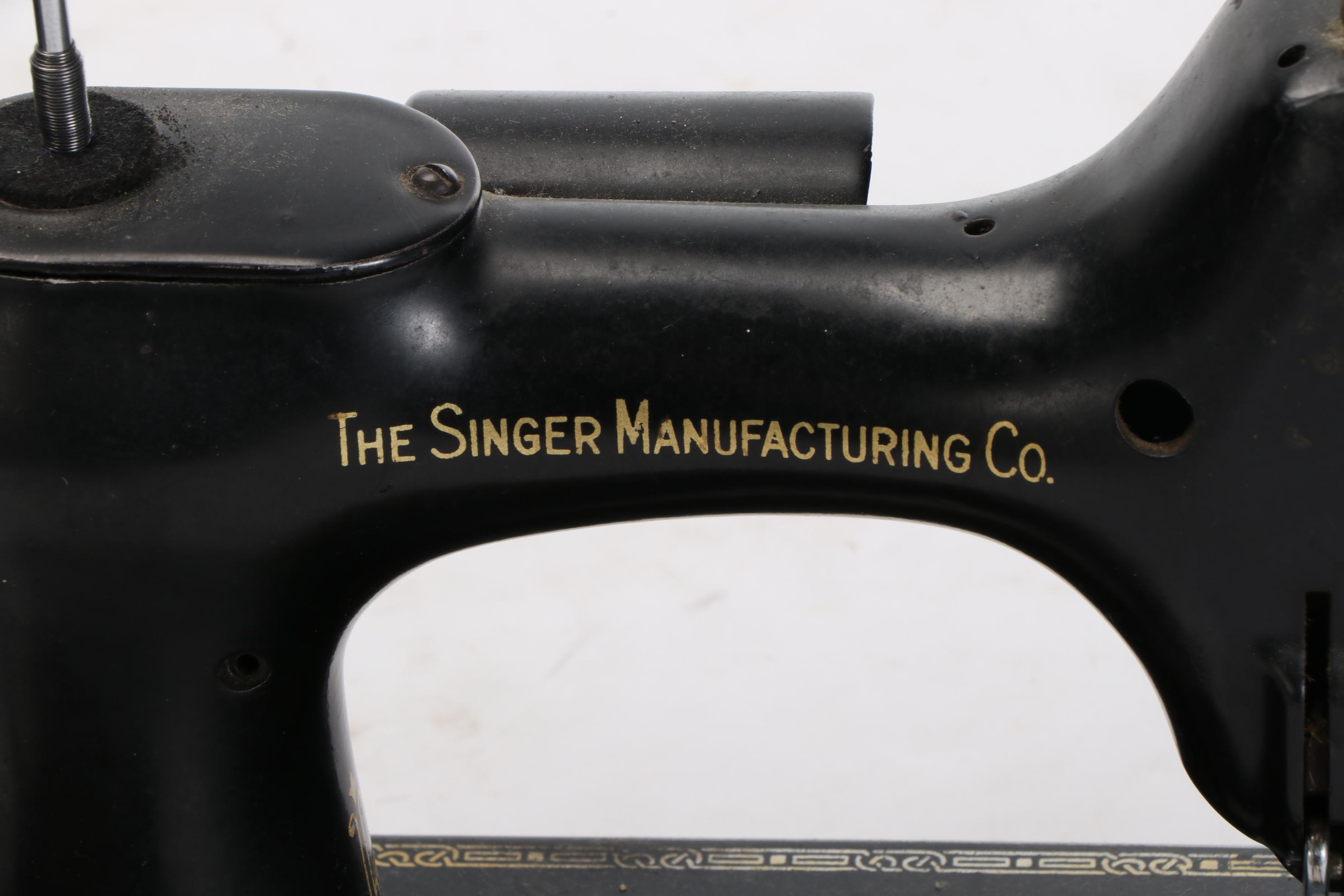 Singer Featherweight 678-3 Series Electric Sewing Machine, circa 1950