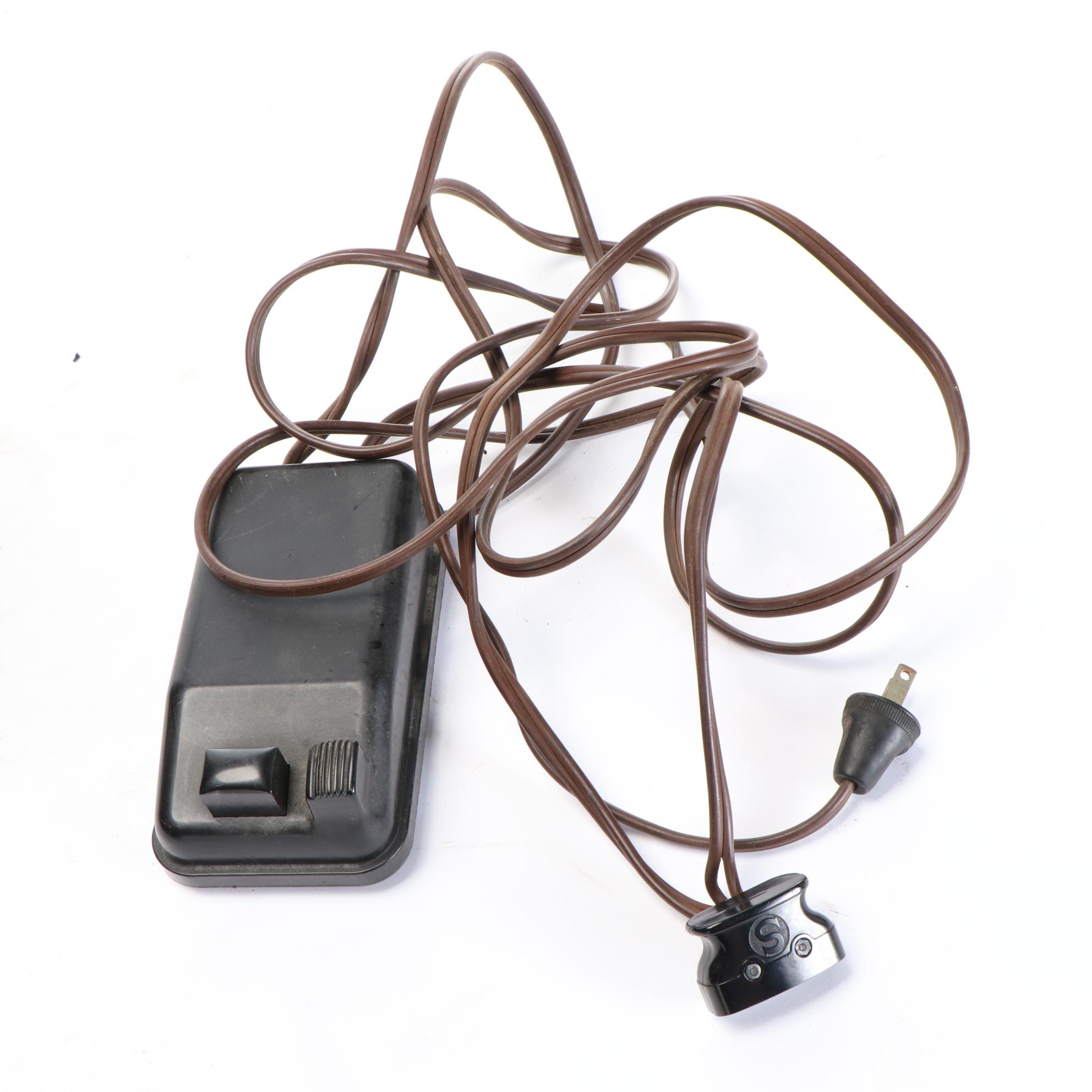 Singer Featherweight 678-3 Series Electric Sewing Machine, circa 1950