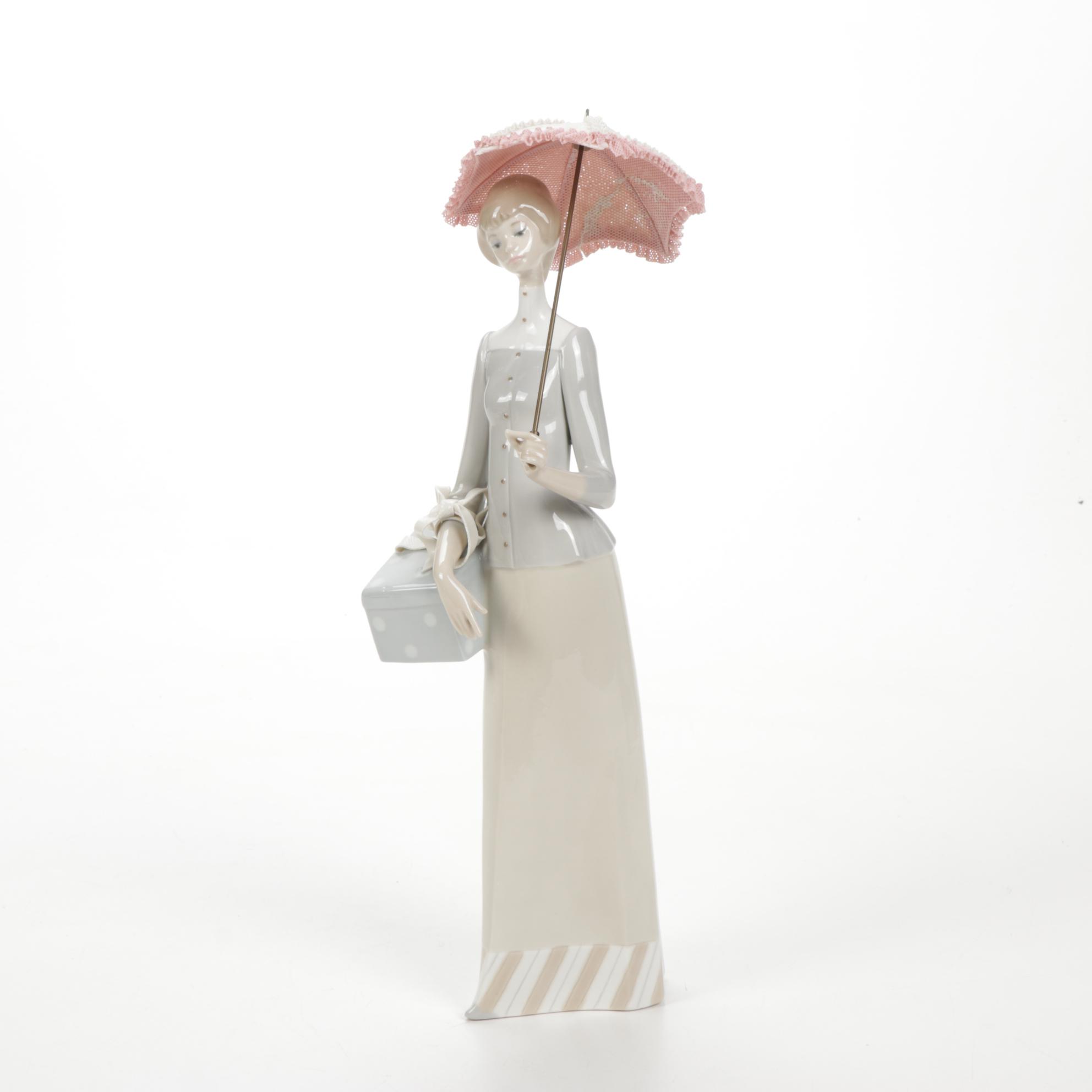 Lladró "Dressmaker" Porcelain Figurine Designed by Vicente Martínez