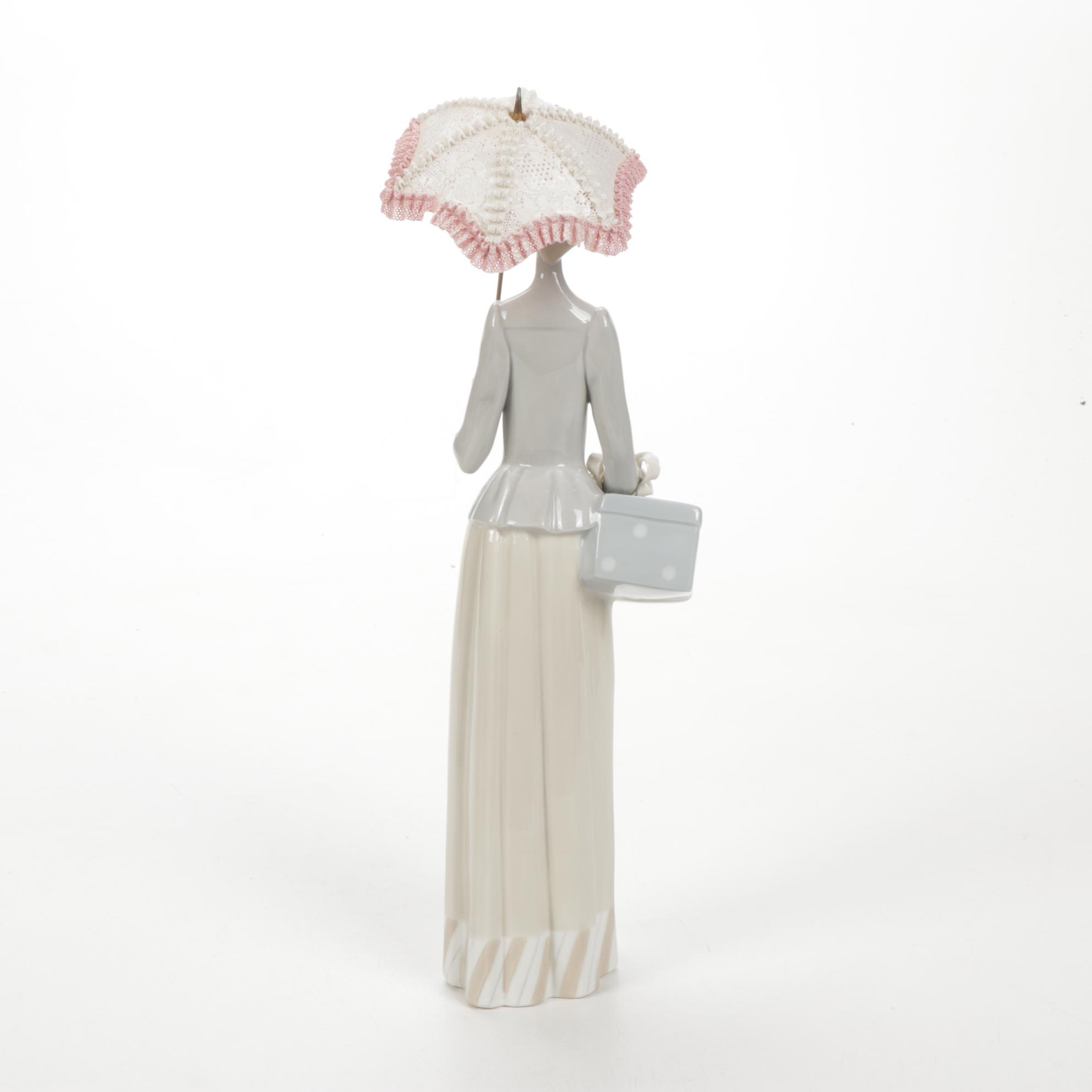 Lladró "Dressmaker" Porcelain Figurine Designed by Vicente Martínez