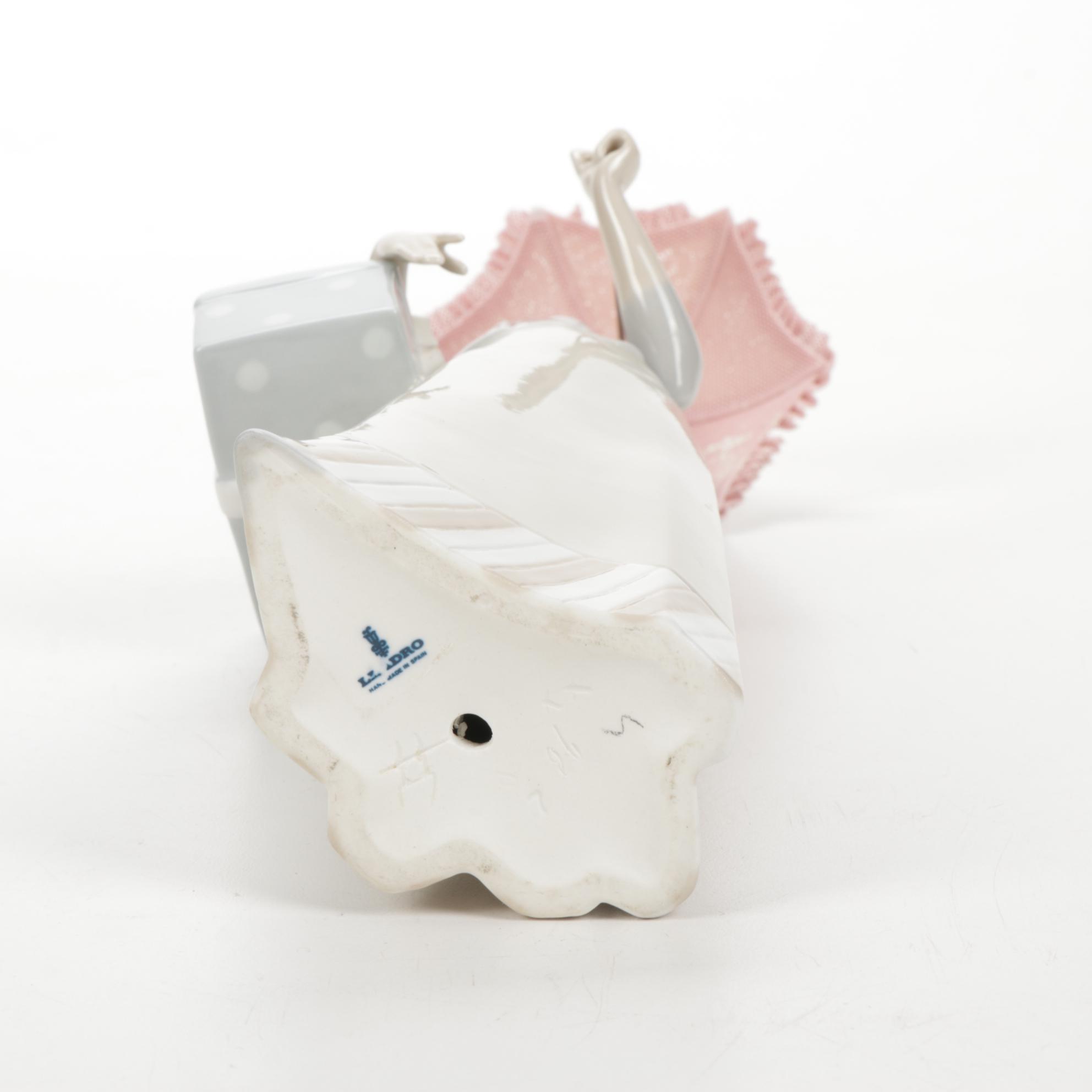 Lladró "Dressmaker" Porcelain Figurine Designed by Vicente Martínez