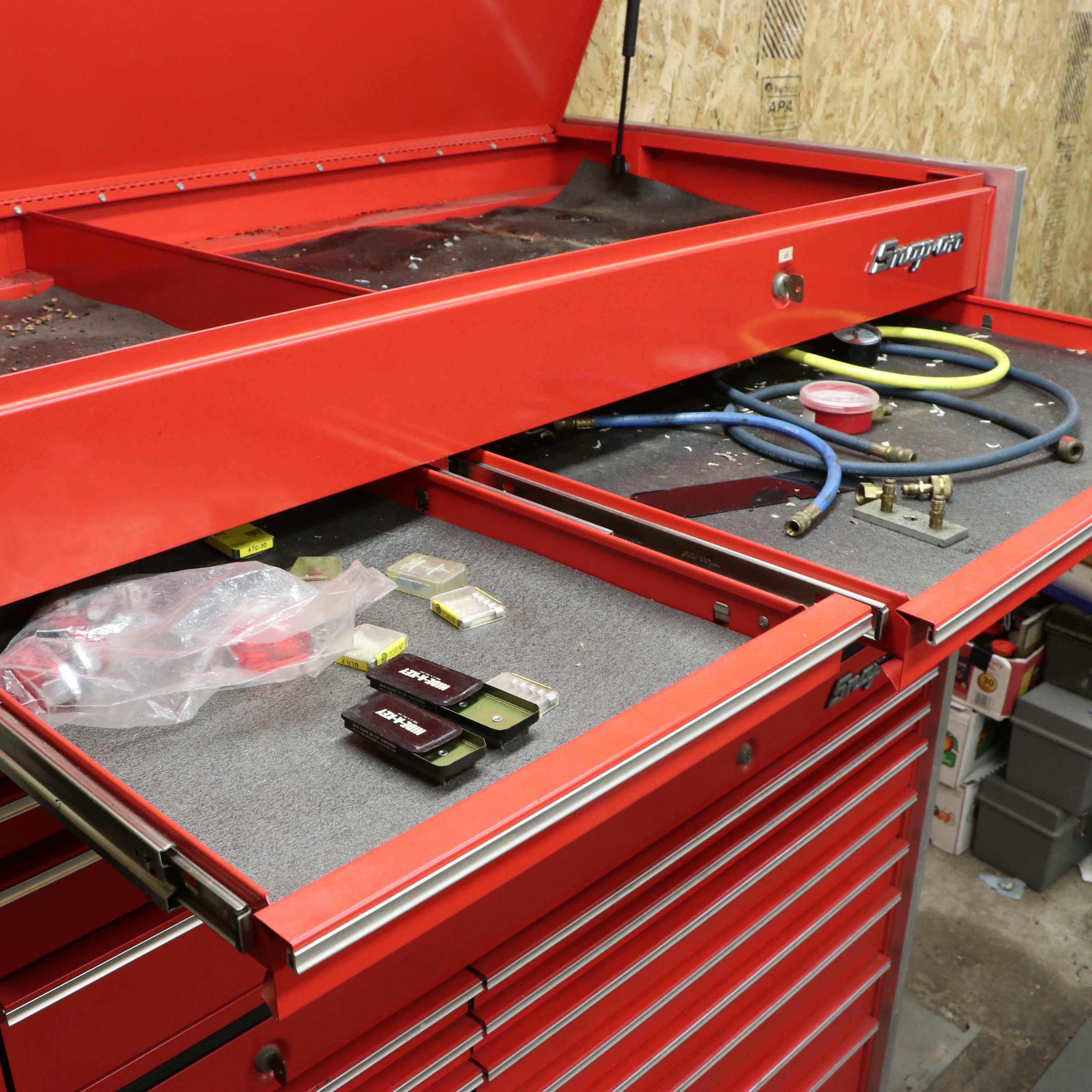 Snap-on Locking 9-Drawer Flip Top Tool Chest