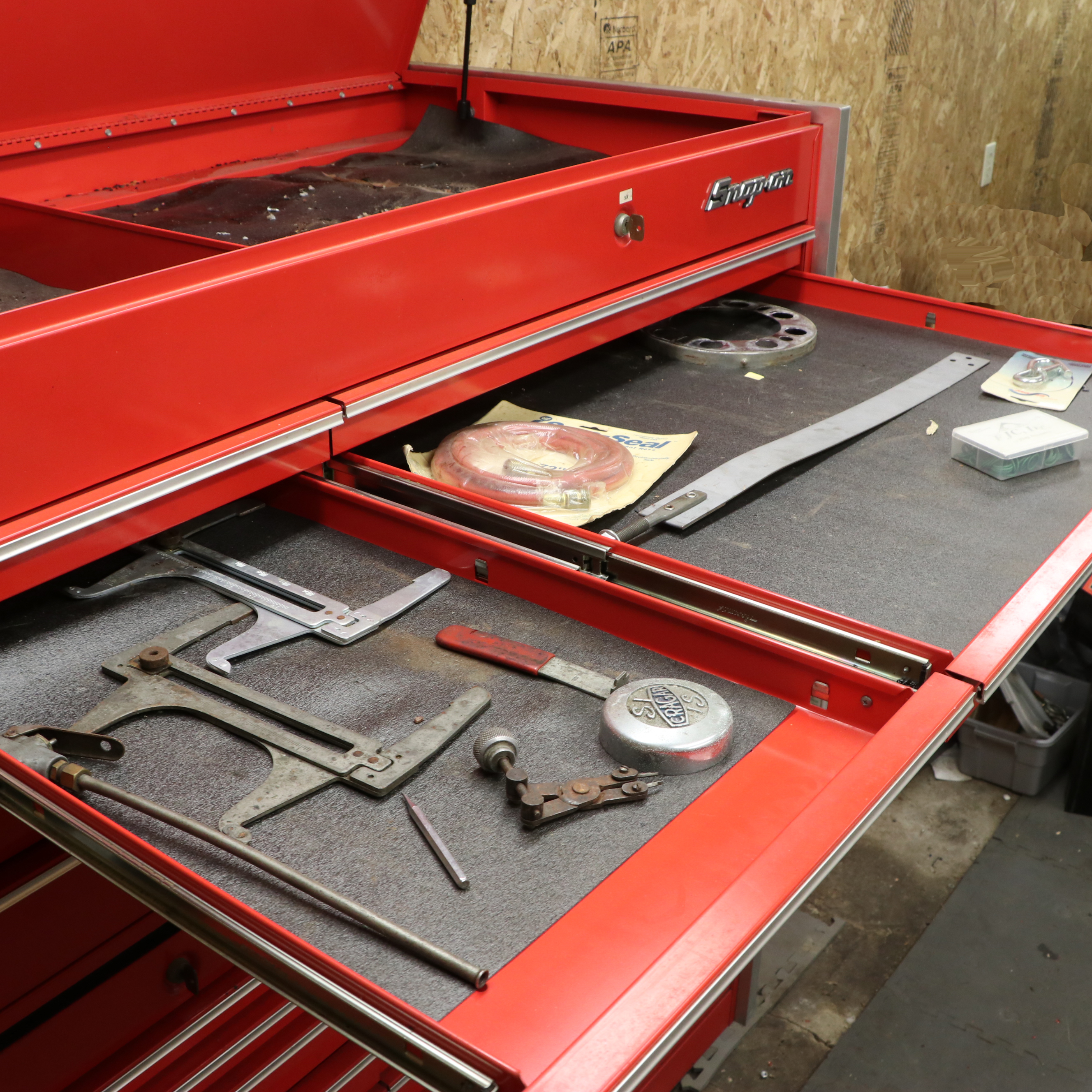 Snap-on Locking 9-Drawer Flip Top Tool Chest