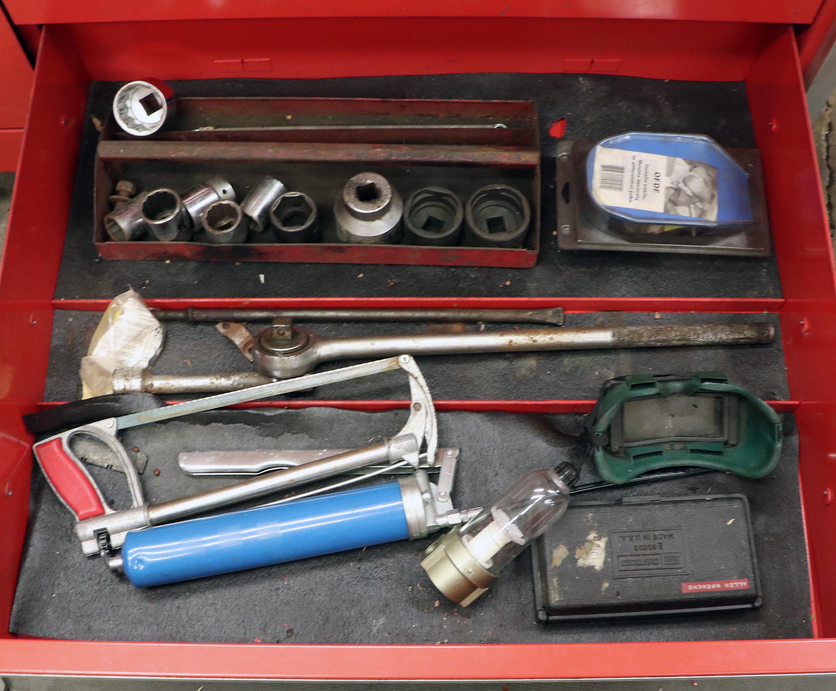 Snap-on 15-Drawer Tool Chest on Casters with Craftsman Wrenches and Other Tools