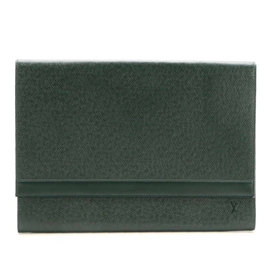 Louis Vuitton Porte-Document Volga Clutch in Épicéa Taïga Leather