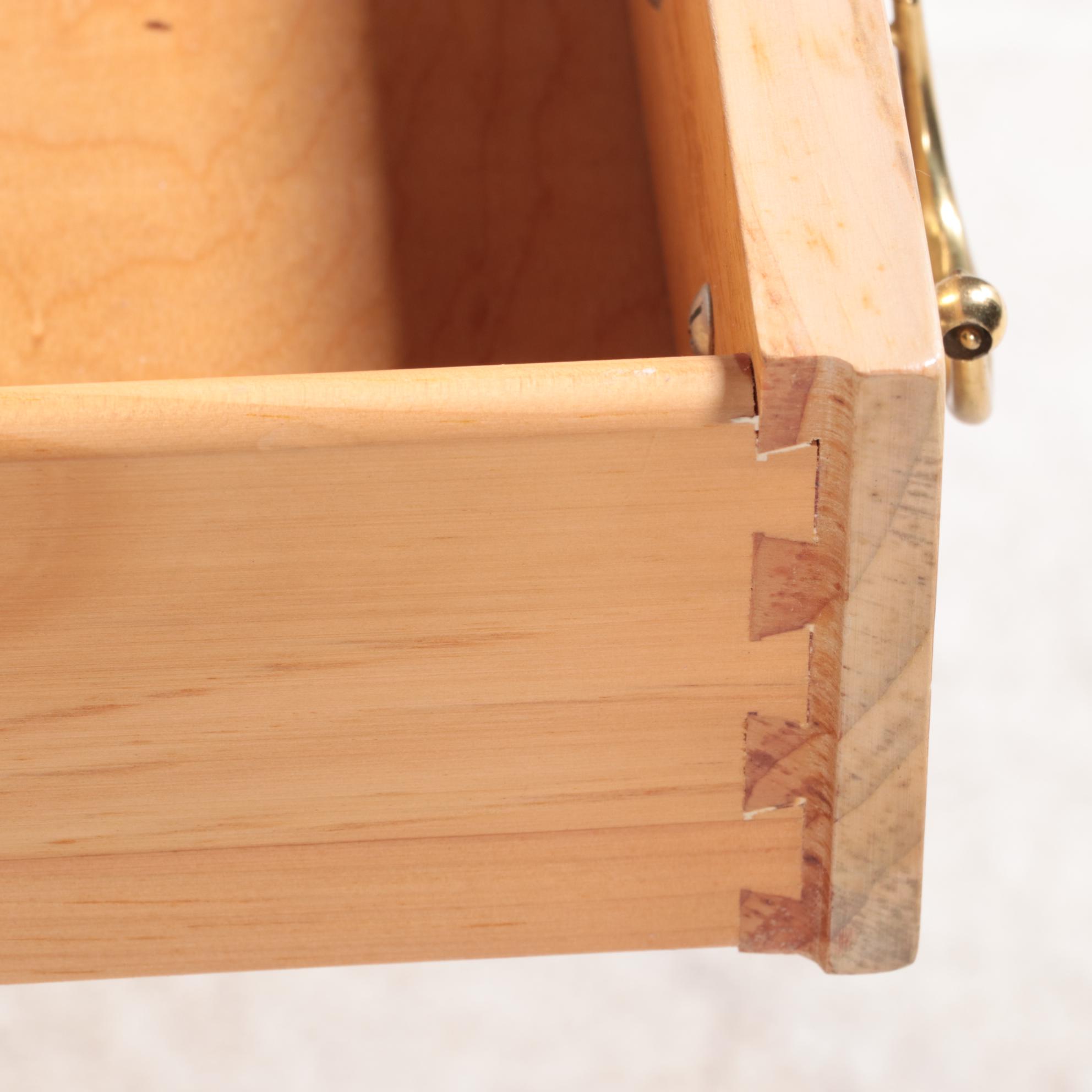 Knob Creek Federal Style Pine Four-Drawer Bedside Chest, Late 20th Century