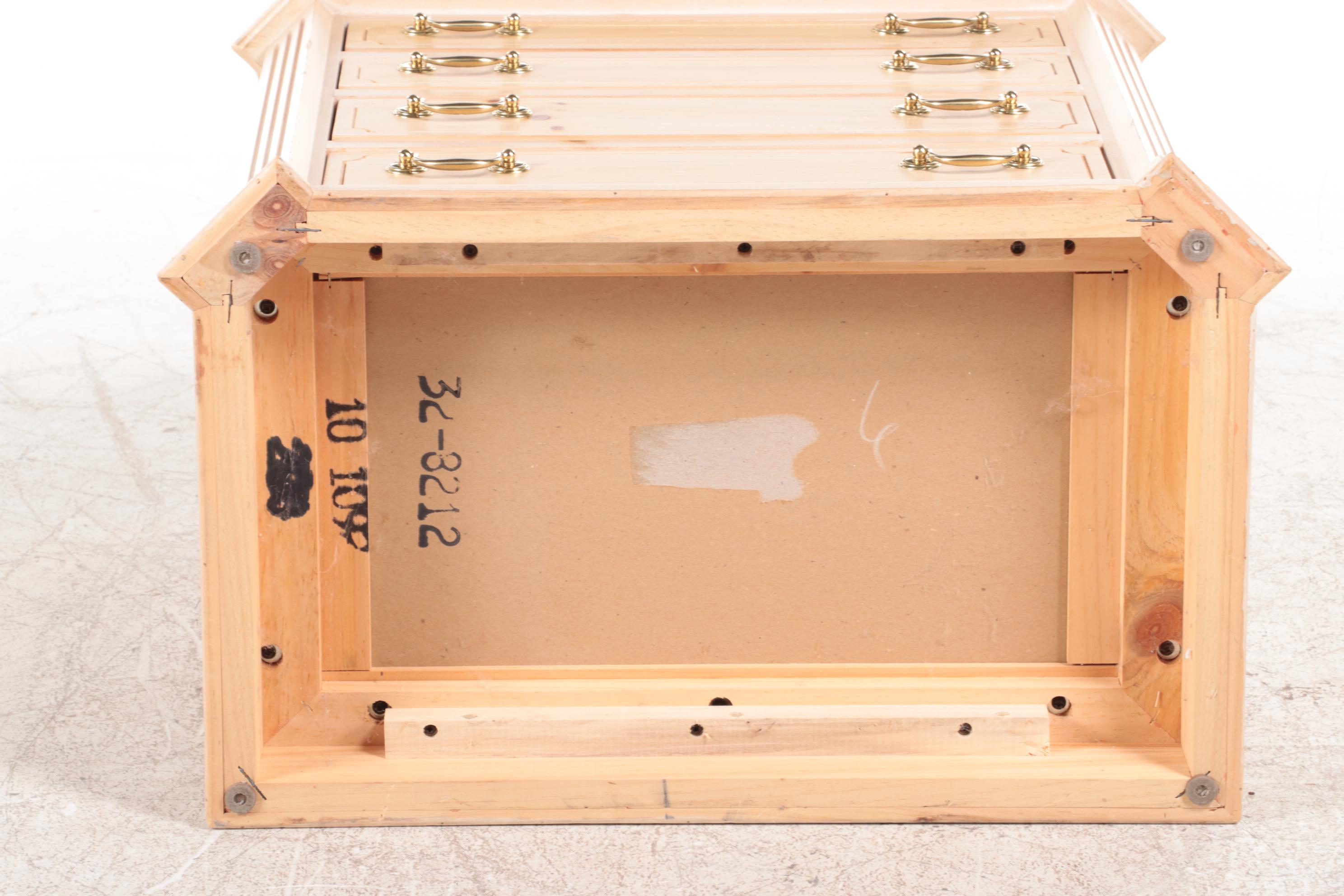 Knob Creek Federal Style Pine Four-Drawer Bedside Chest, Late 20th Century