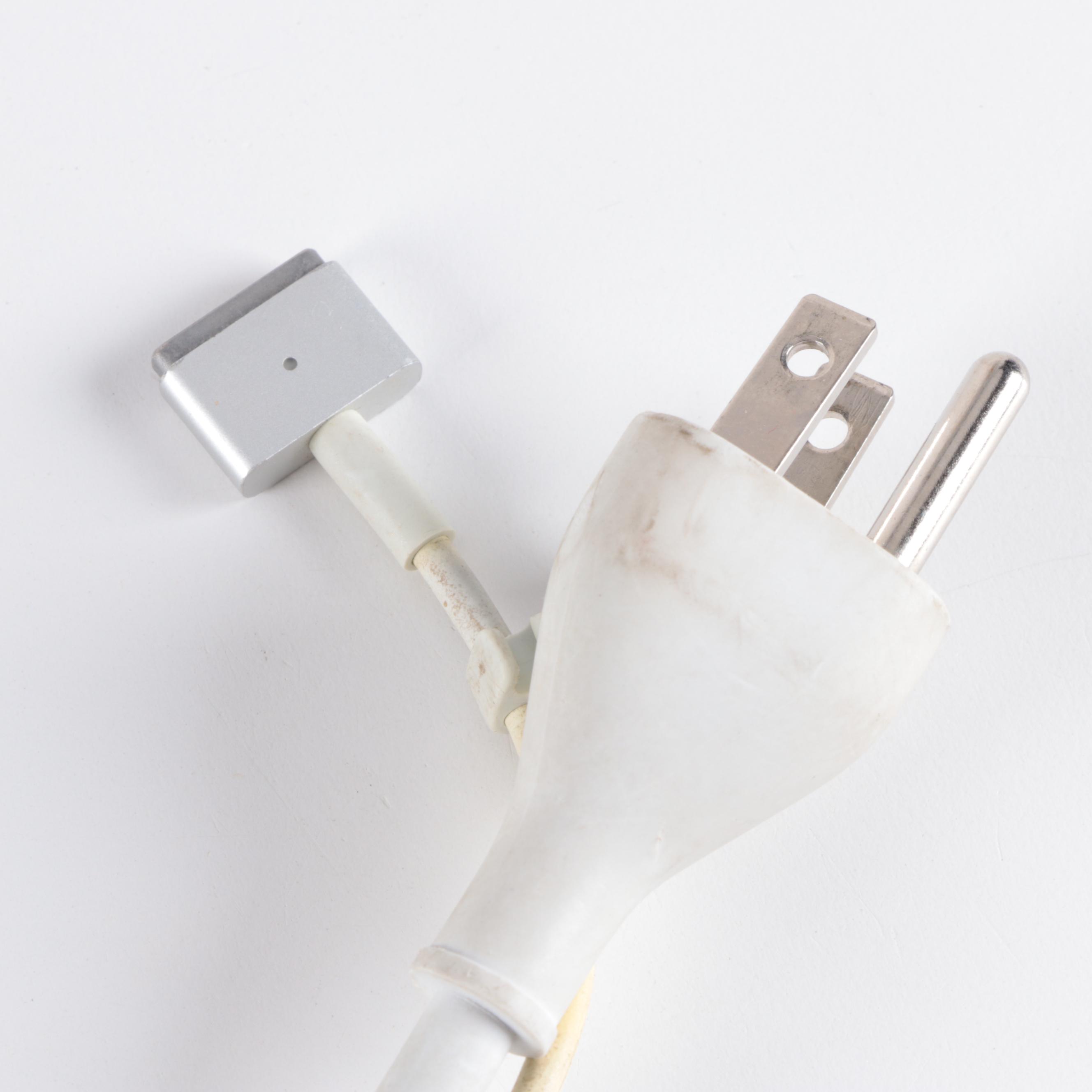 Apple 13" MacBook Air Intel Core i5 1.6 Laptop Computer, Early 2015