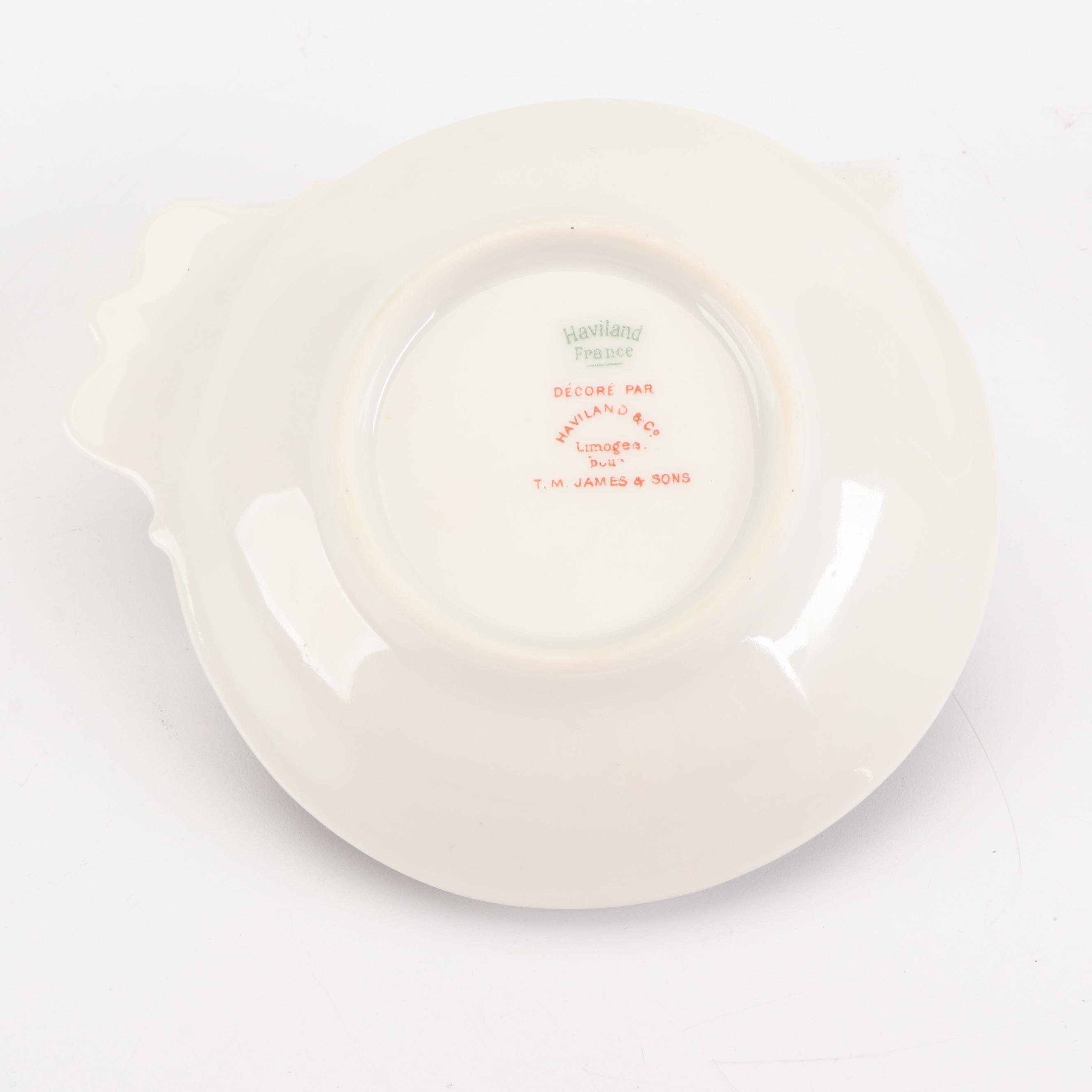 Haviland "Marguerite" Shell-Shaped Porcelain Bowl, Mid-20th Century