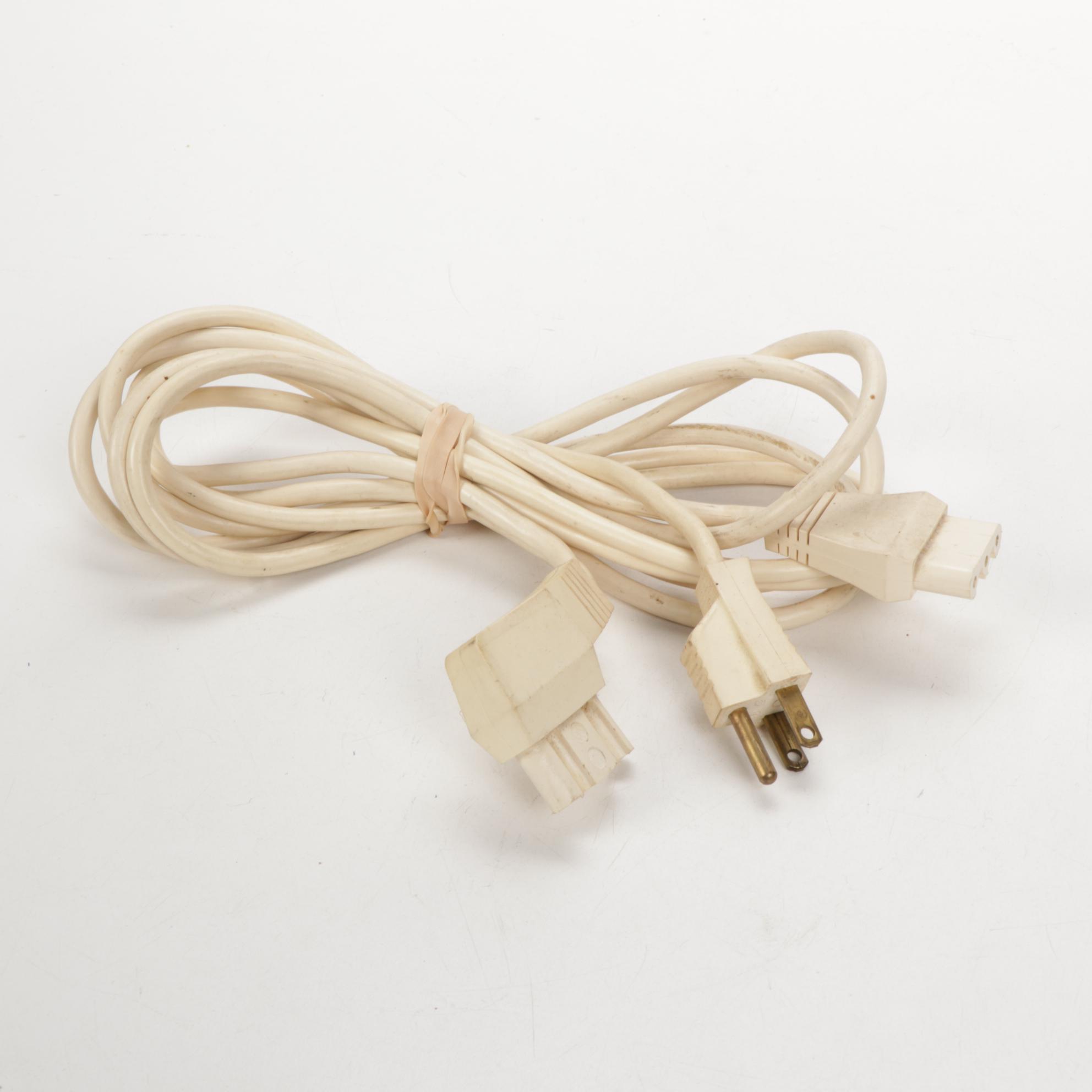 Bernina 830 Record Electronic Sewing Machine, 1977