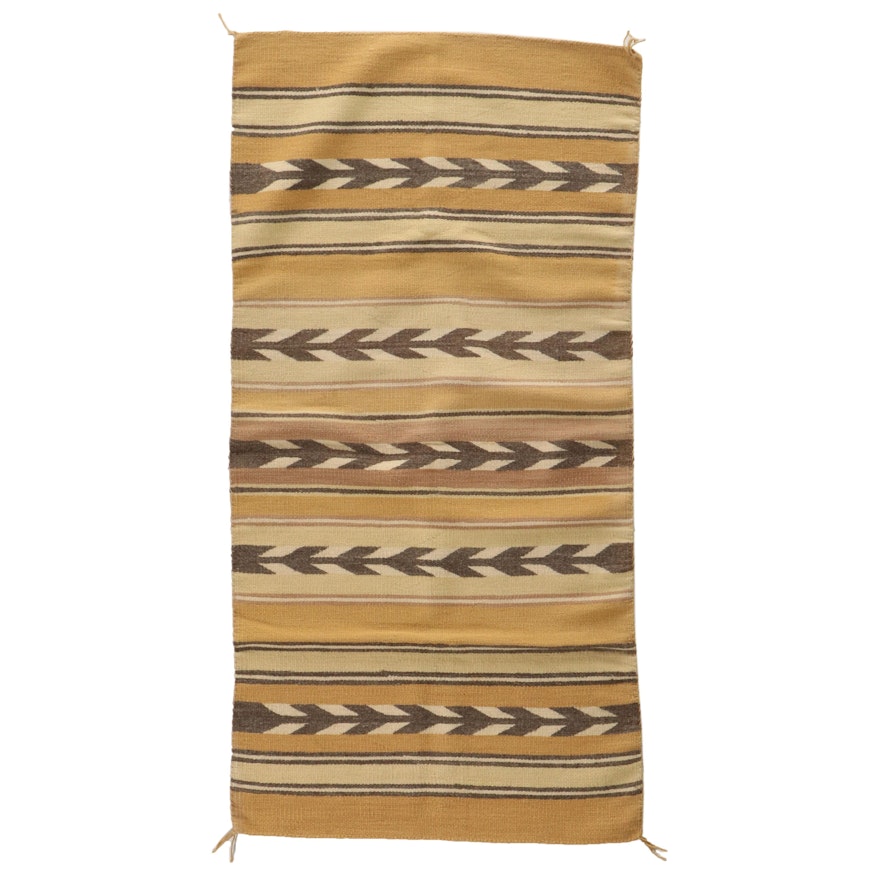 2'9 x 5'6 Handwoven Navajo Wool Area Rug