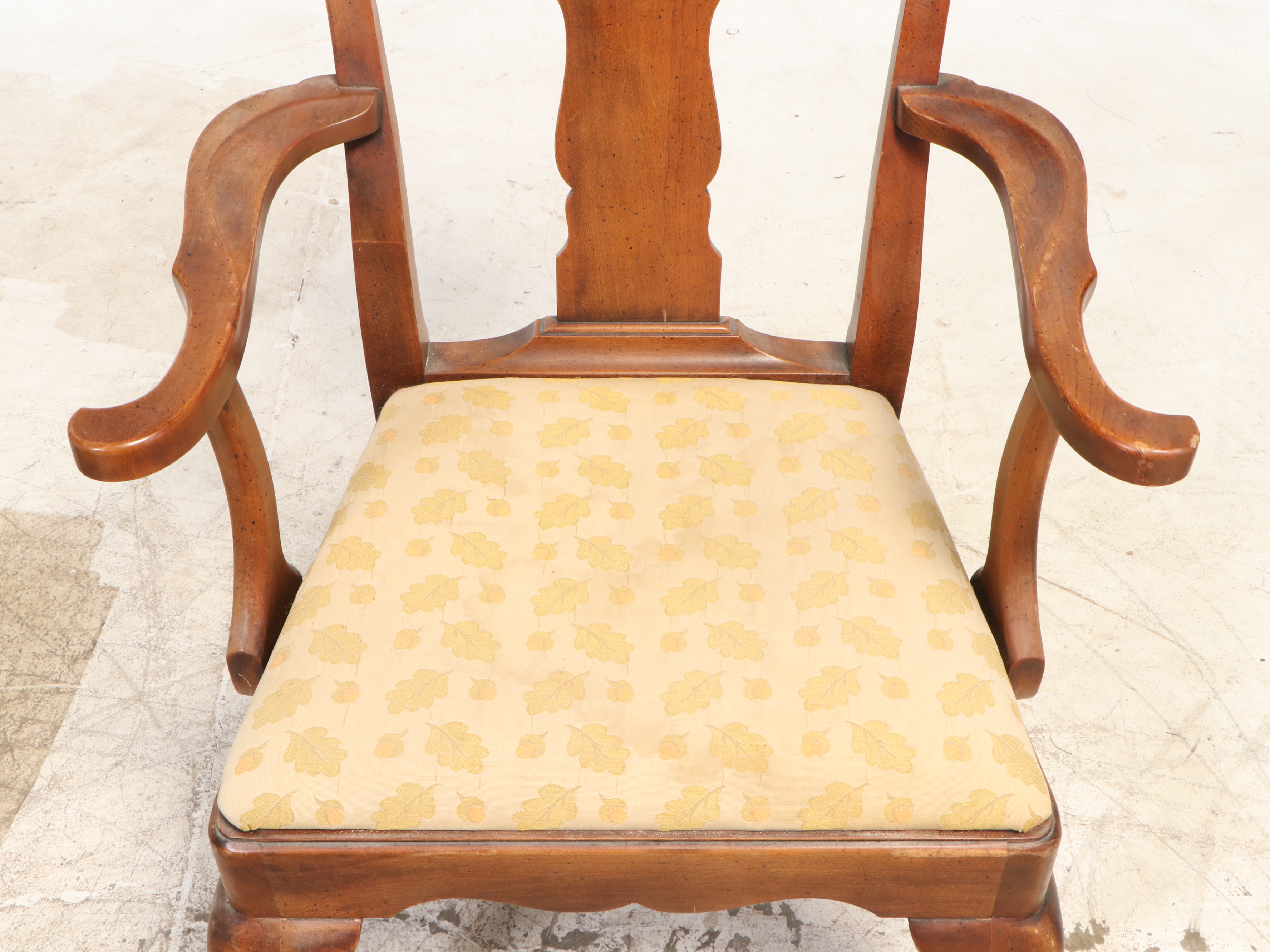 Statton Furniture Queen Anne Style Cherry Dining Set