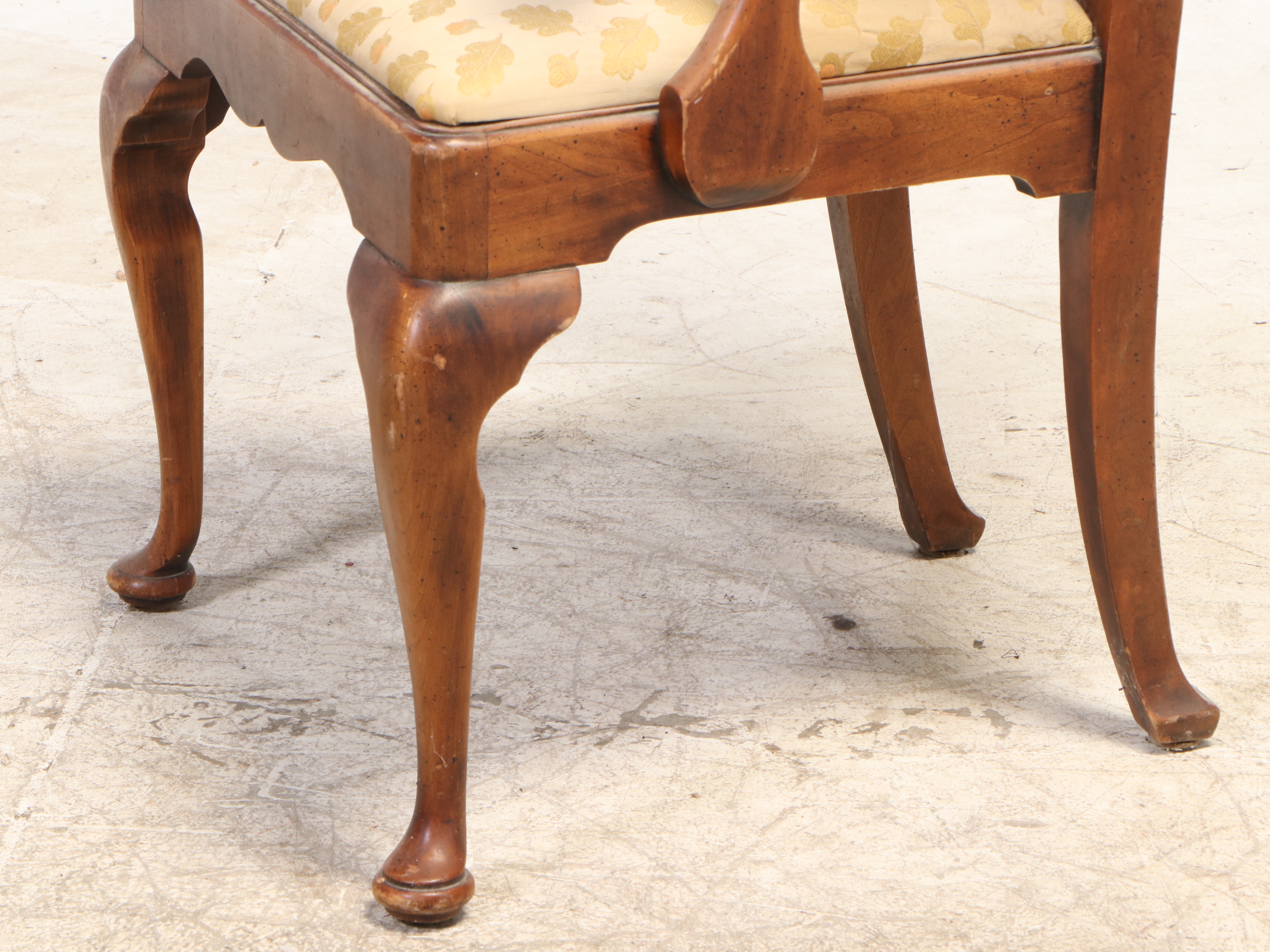 Statton Furniture Queen Anne Style Cherry Dining Set