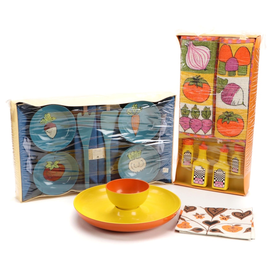 Veggie-Themed Table Accessories, Towels and Serveware, Late 20th Century