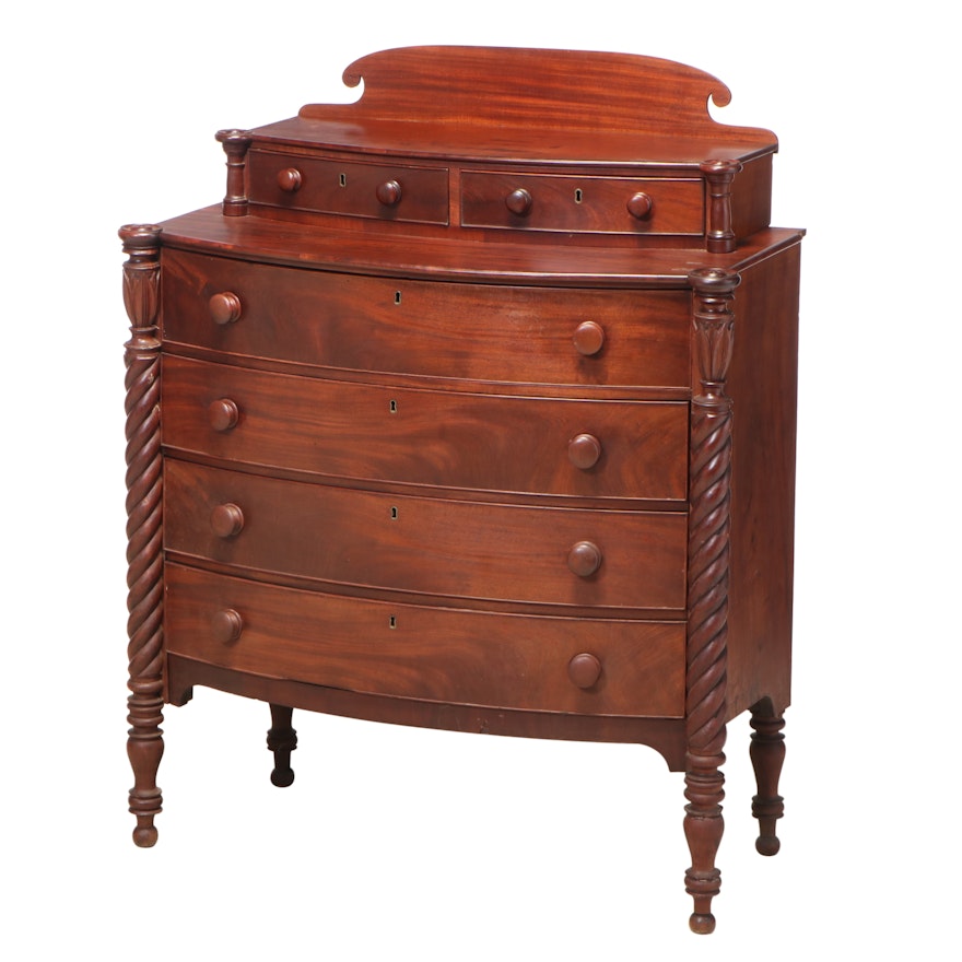 New England Late Federal Mahogany Bowfront Six-Drawer Chest, circa 1820