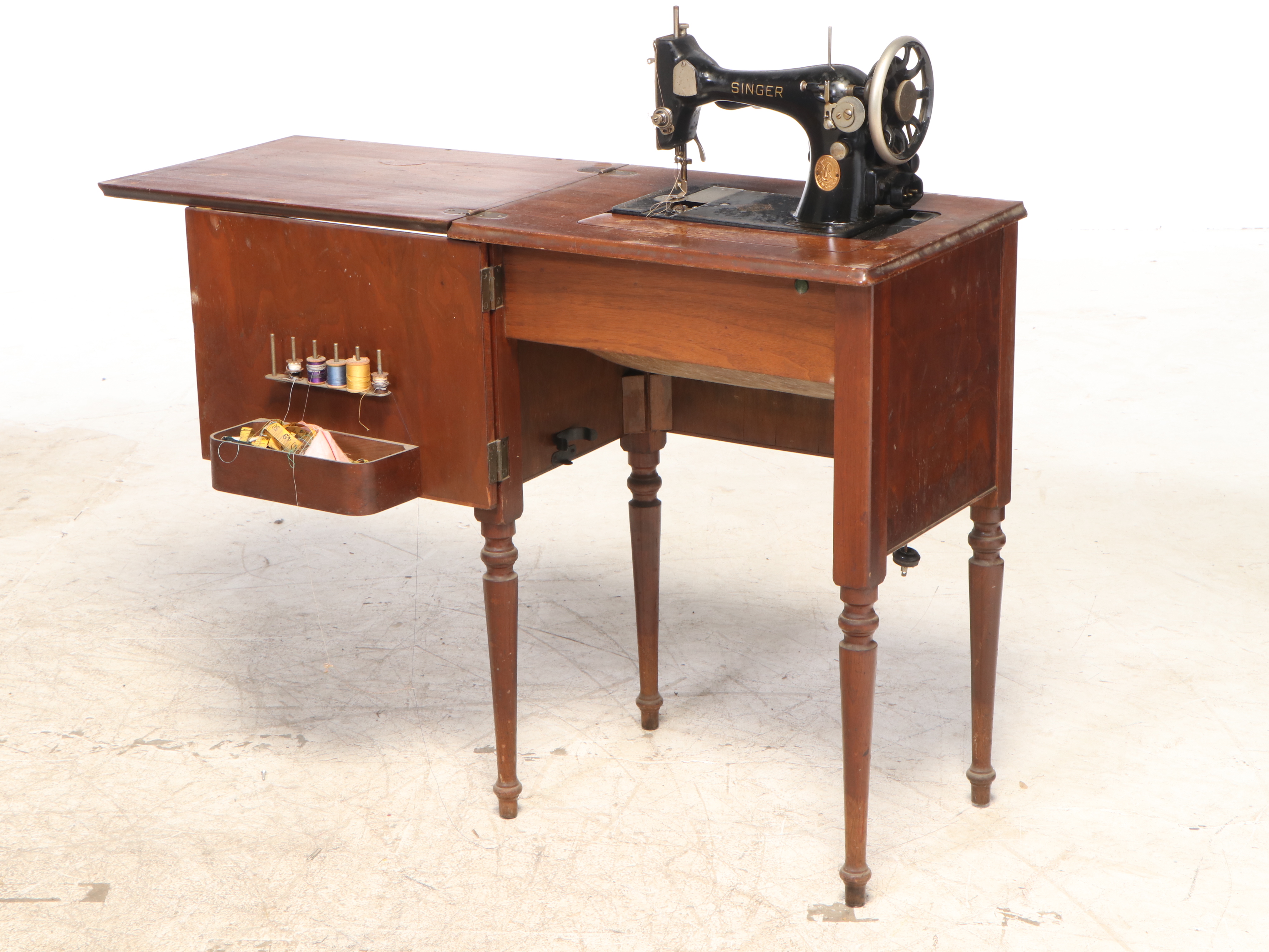 Singer B.R.7 Sewing Machine in Walnut Cabinet, circa 1929