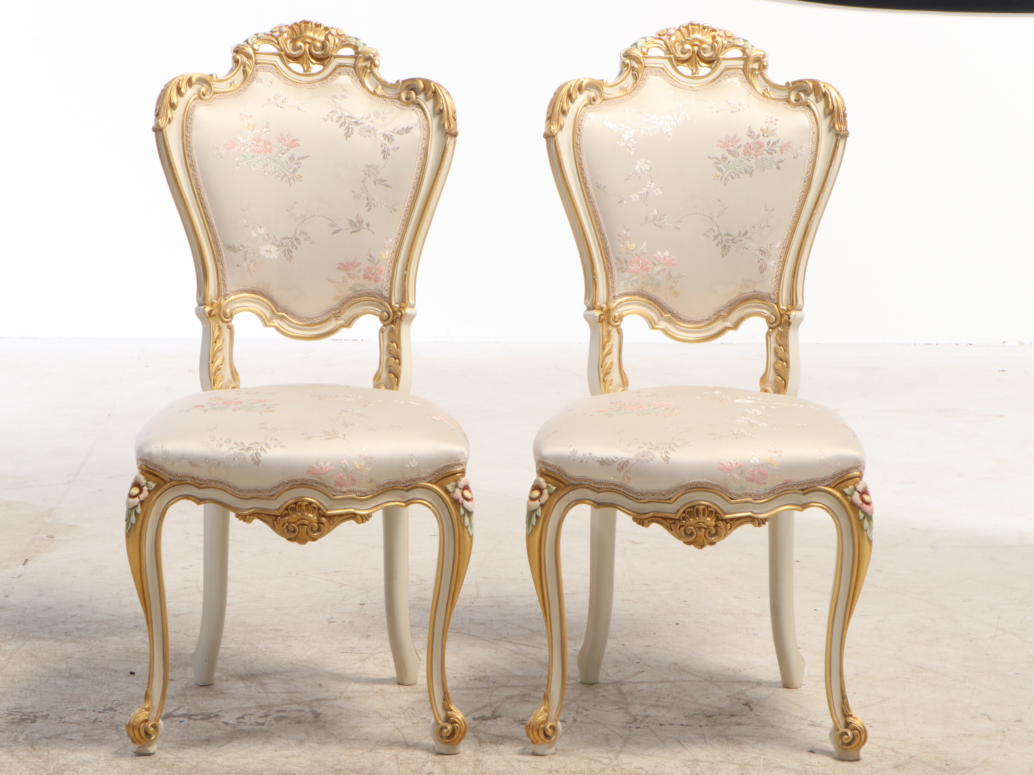 Meroni Francesco e Figli Rococo Style Paint-Decorated Nine-Piece Dining Set