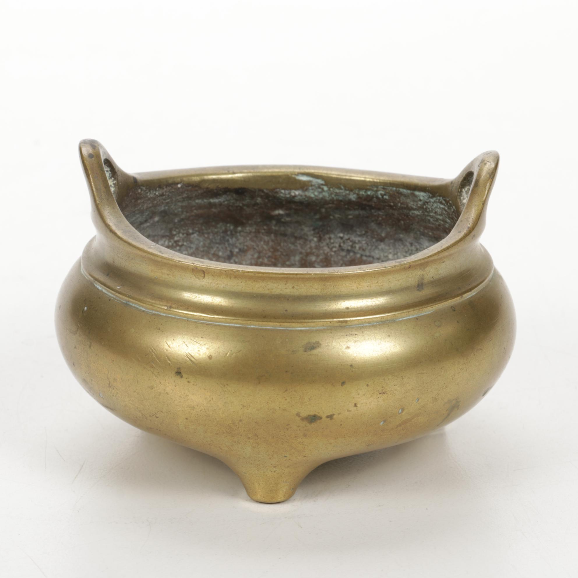 Japanese Kutani Porcelain Plates with Other Tripod Censer and Tray