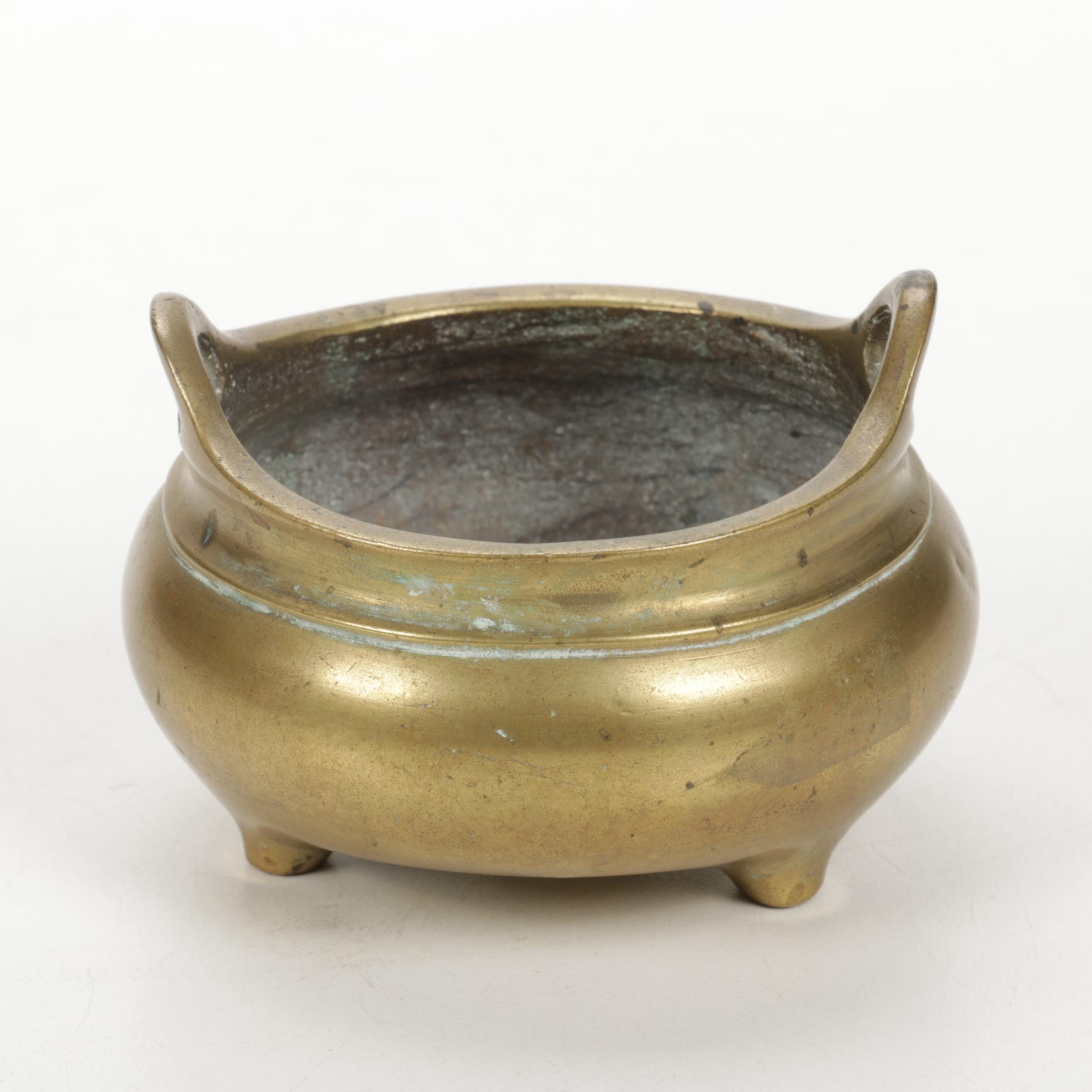 Japanese Kutani Porcelain Plates with Other Tripod Censer and Tray